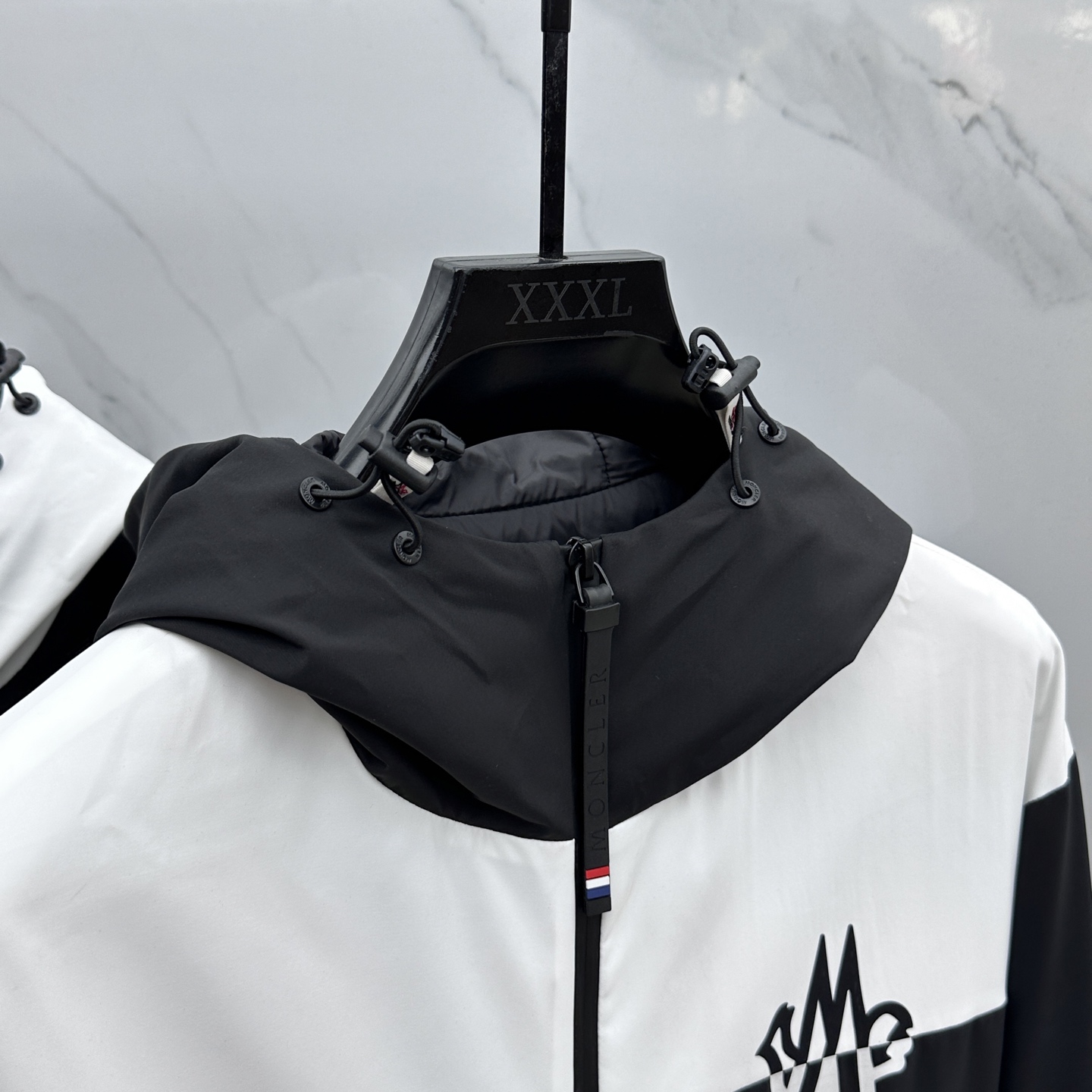 🆕Mon*蒙口 2025ss早秋新款发布男士连帽夹克外套，秋季爆款外套，Logo黑白拼色款款外套，穿上就