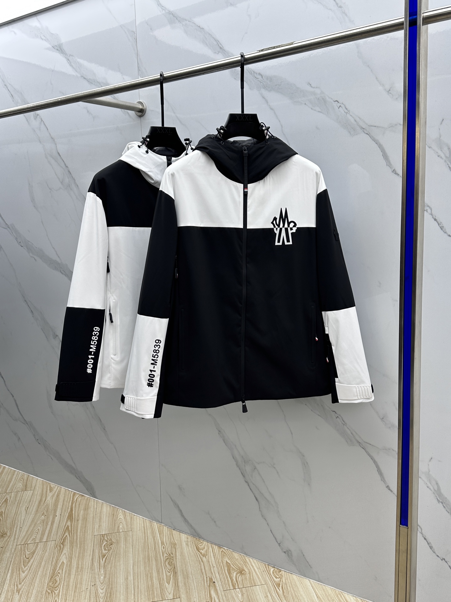 🆕Mon*蒙口 2025ss早秋新款发布男士连帽夹克外套，秋季爆款外套，Logo黑白拼色款款外套，穿上就