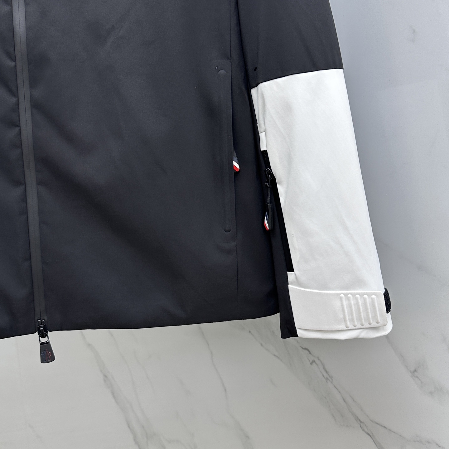 🆕Mon*蒙口 2025ss早秋新款发布男士连帽夹克外套，秋季爆款外套，Logo黑白拼色款款外套，穿上就