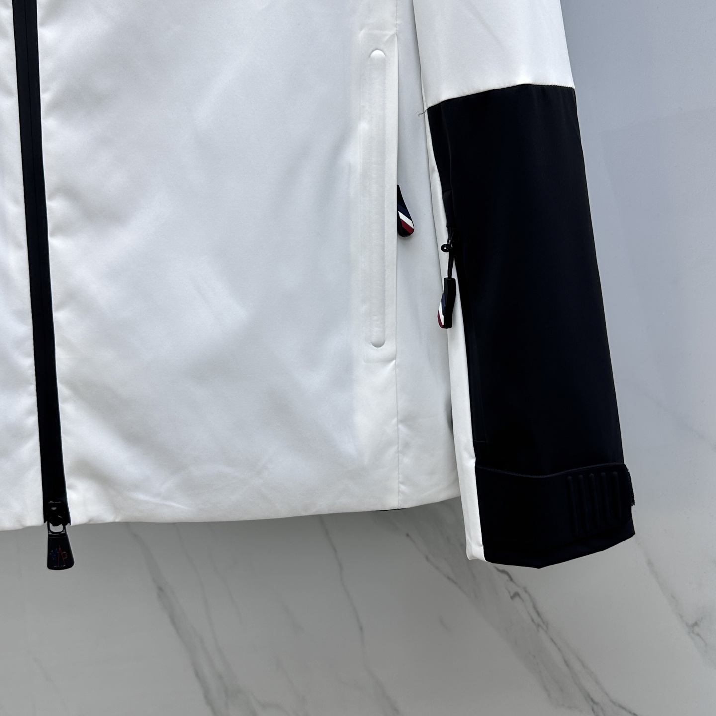 🆕Mon*蒙口 2025ss早秋新款发布男士连帽夹克外套，秋季爆款外套，Logo黑白拼色款款外套，穿上就