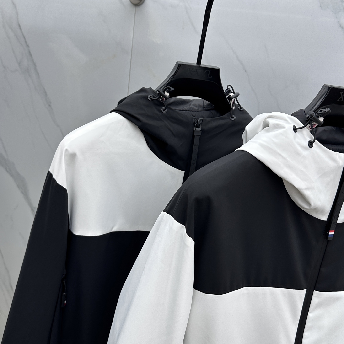 🆕Mon*蒙口 2025ss早秋新款发布男士连帽夹克外套，秋季爆款外套，Logo黑白拼色款款外套，穿上就