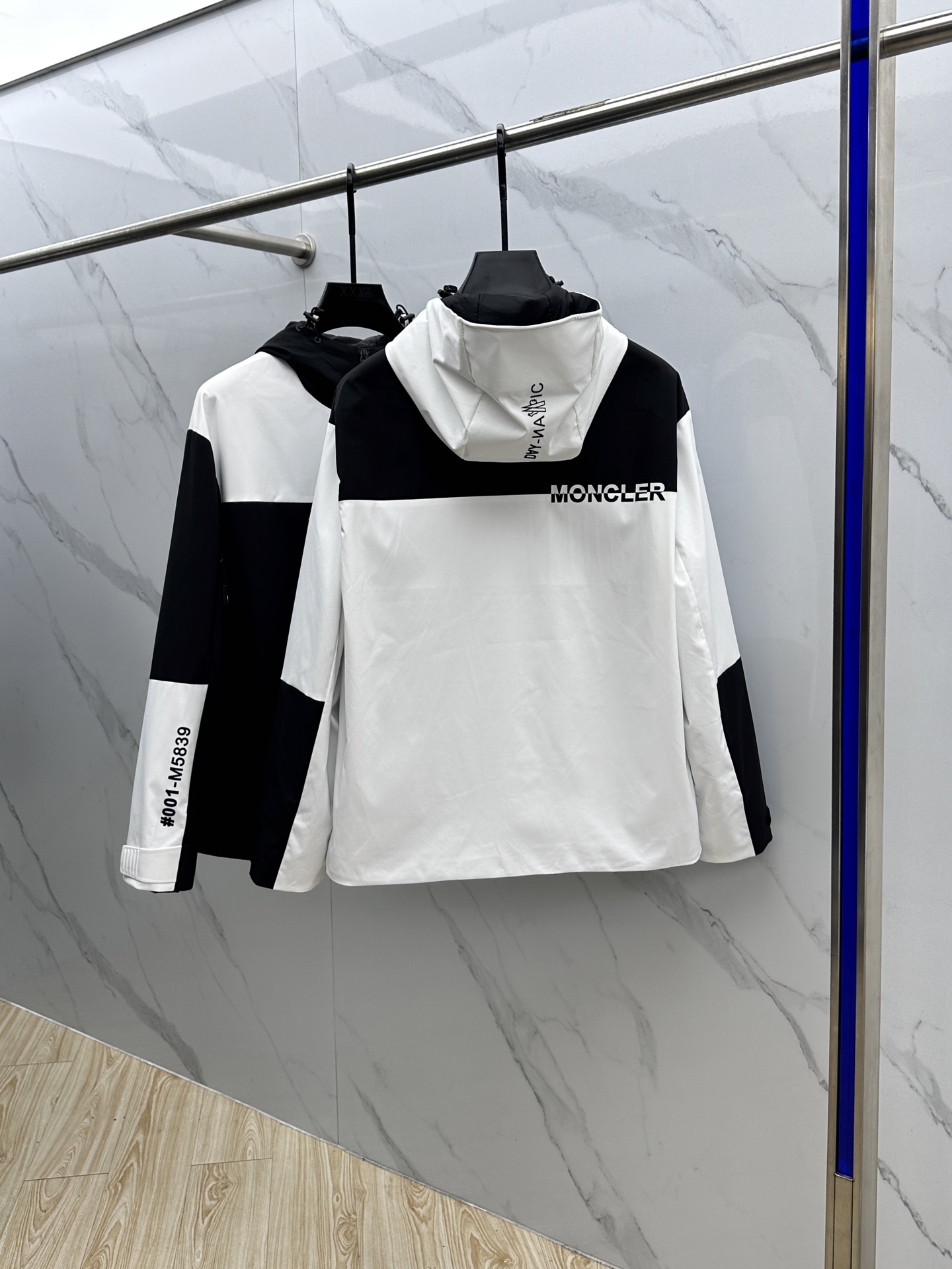 🆕Mon*蒙口 2025ss早秋新款发布男士连帽夹克外套，秋季爆款外套，Logo黑白拼色款款外套，穿上就