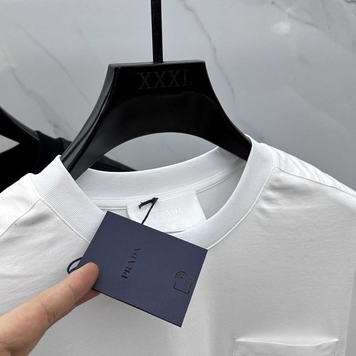  🆕Prad*普拉达 2025春夏新款首发专柜最新款短袖圆领T恤 高端订制 设计前卫时尚！品牌logo红