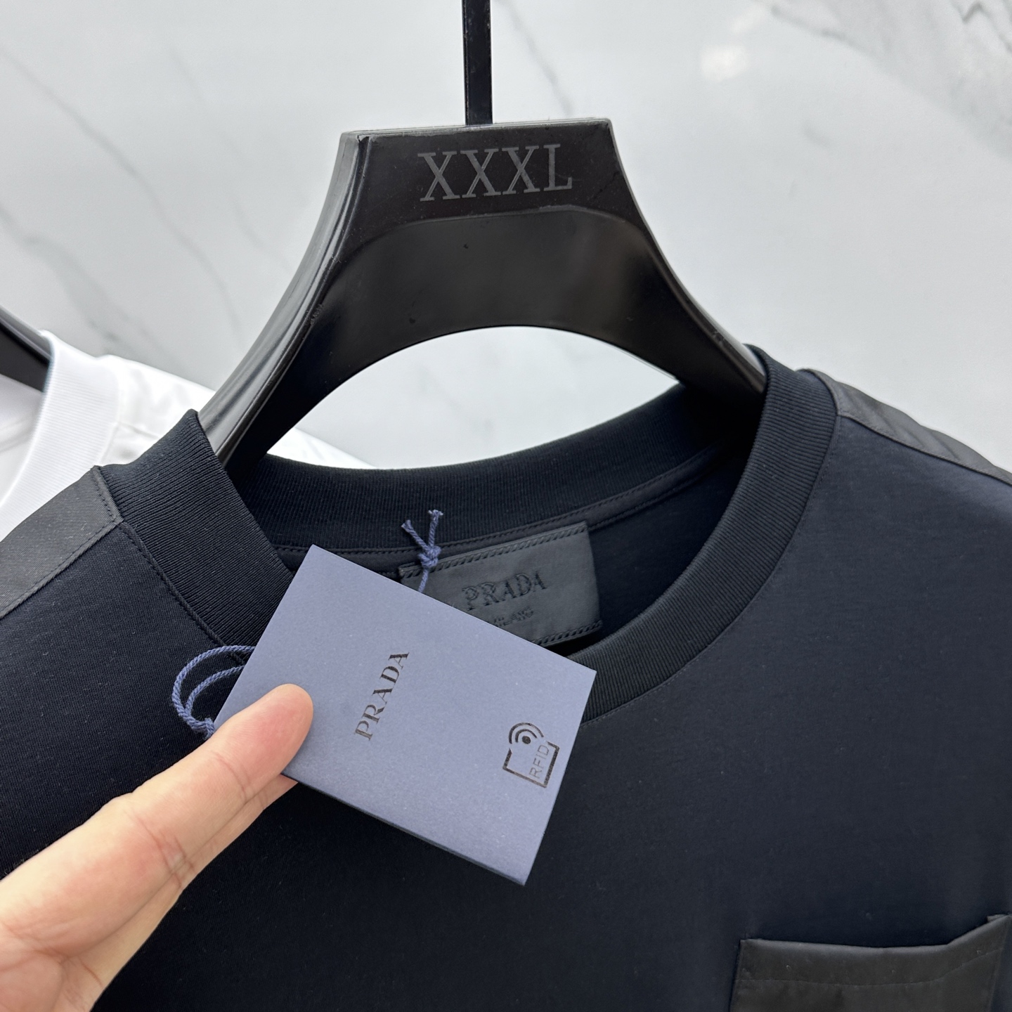  🆕Prad*普拉达 2025春夏新款首发专柜最新款短袖圆领T恤 高端订制 设计前卫时尚！品牌logo红