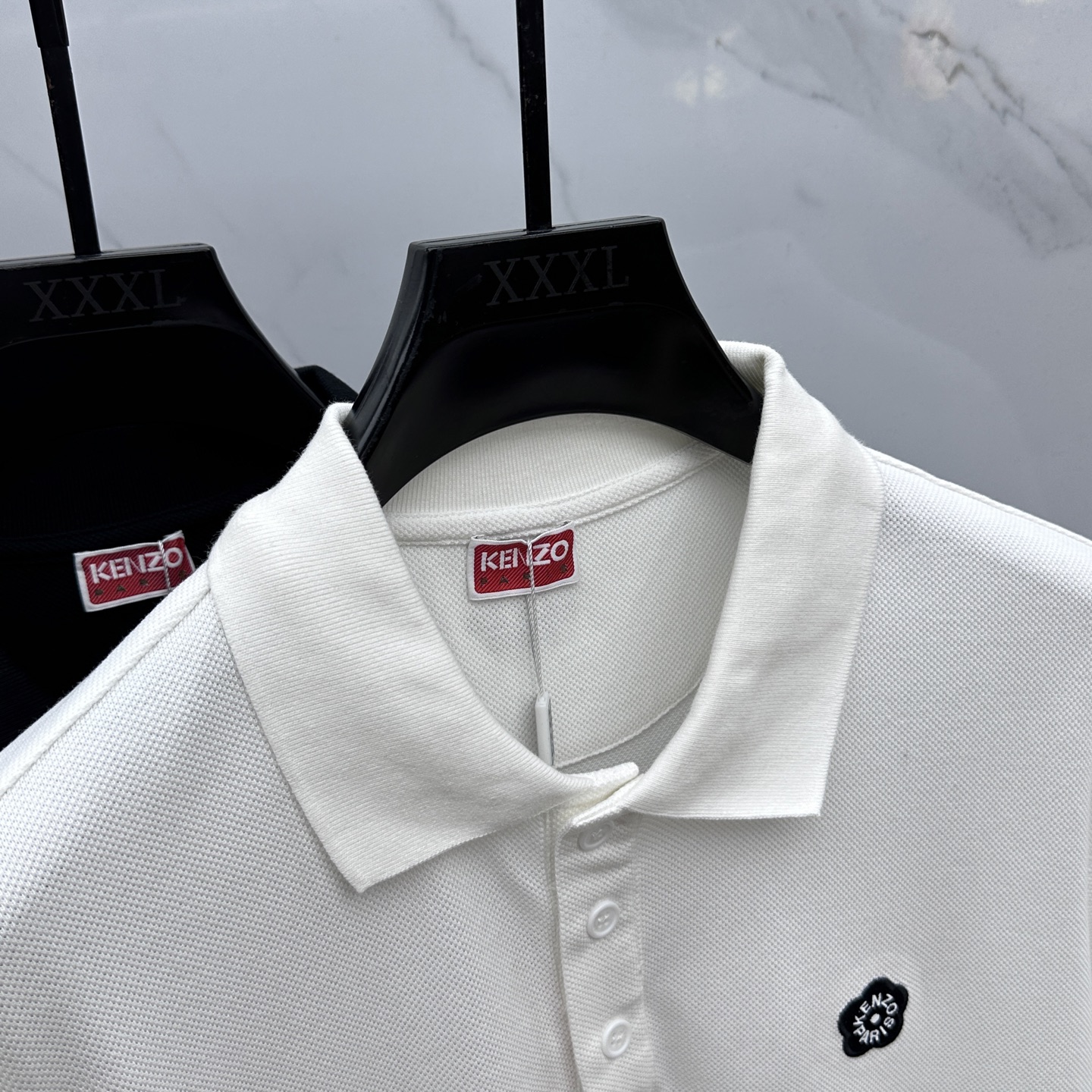  🆕Kenzo 2025春夏新款男士标识短袖Polo衫，延续经典商务休闲翻领POLO恤.该款Polo衫采