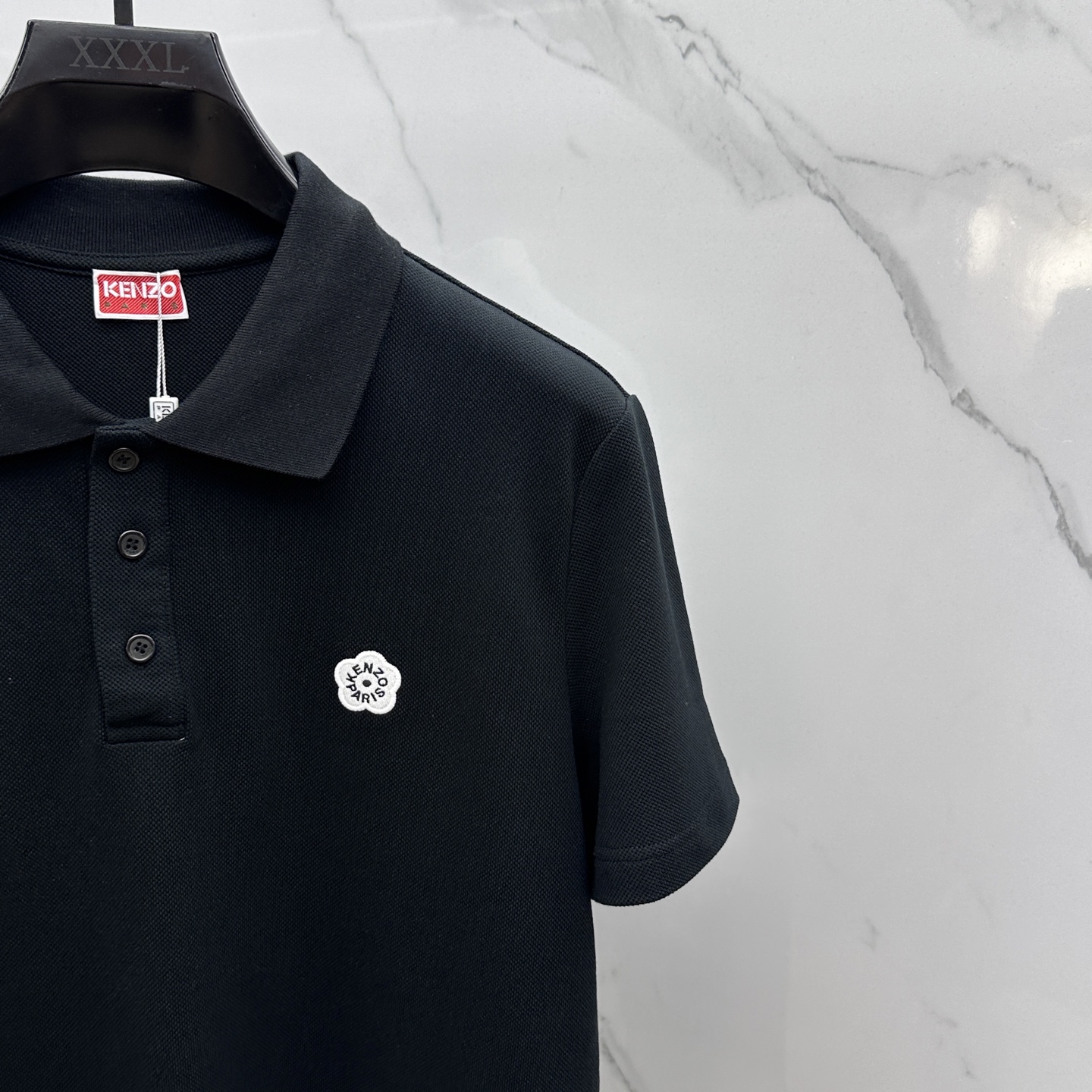  🆕Kenzo 2025春夏新款男士标识短袖Polo衫，延续经典商务休闲翻领POLO恤.该款Polo衫采