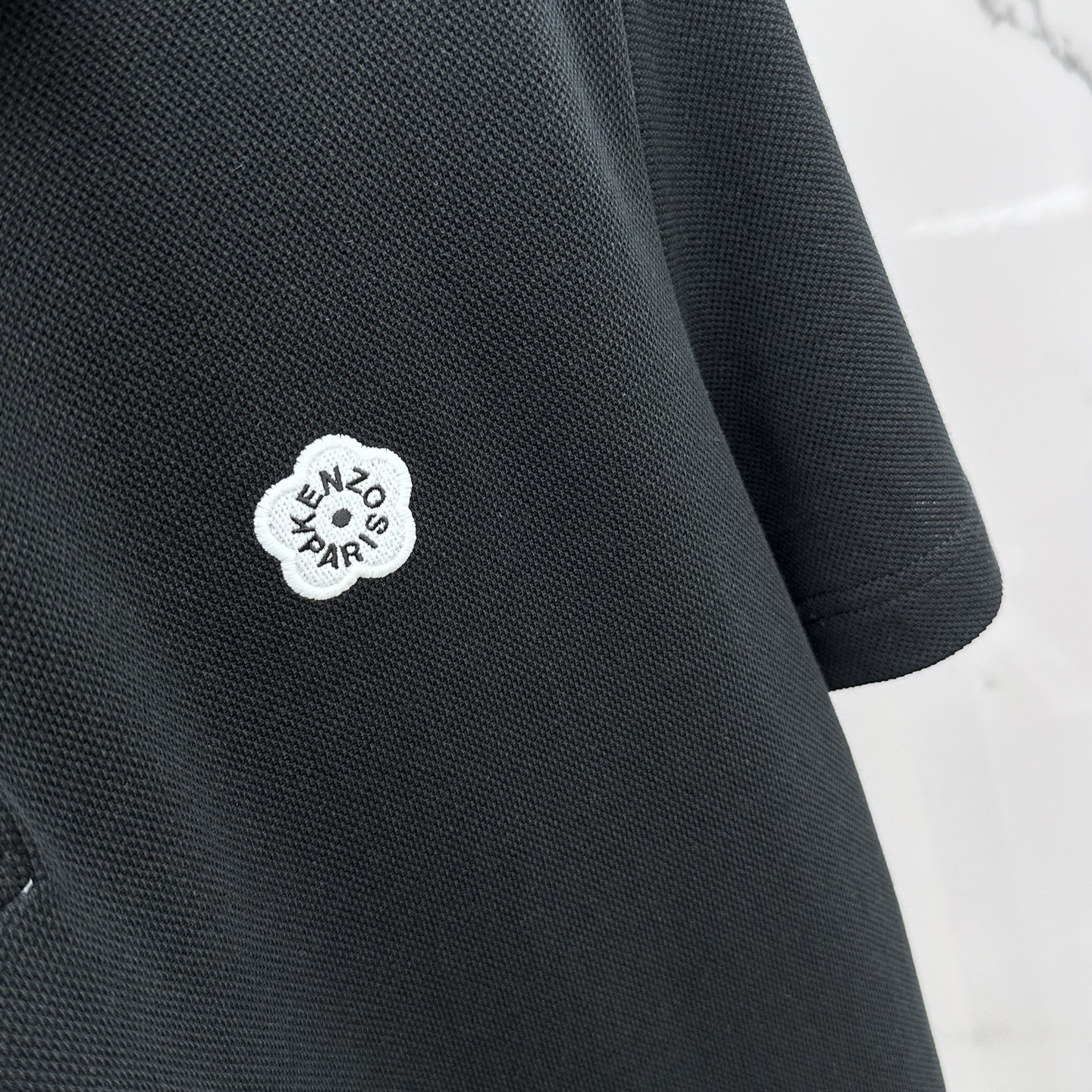  🆕Kenzo 2025春夏新款男士标识短袖Polo衫，延续经典商务休闲翻领POLO恤.该款Polo衫采