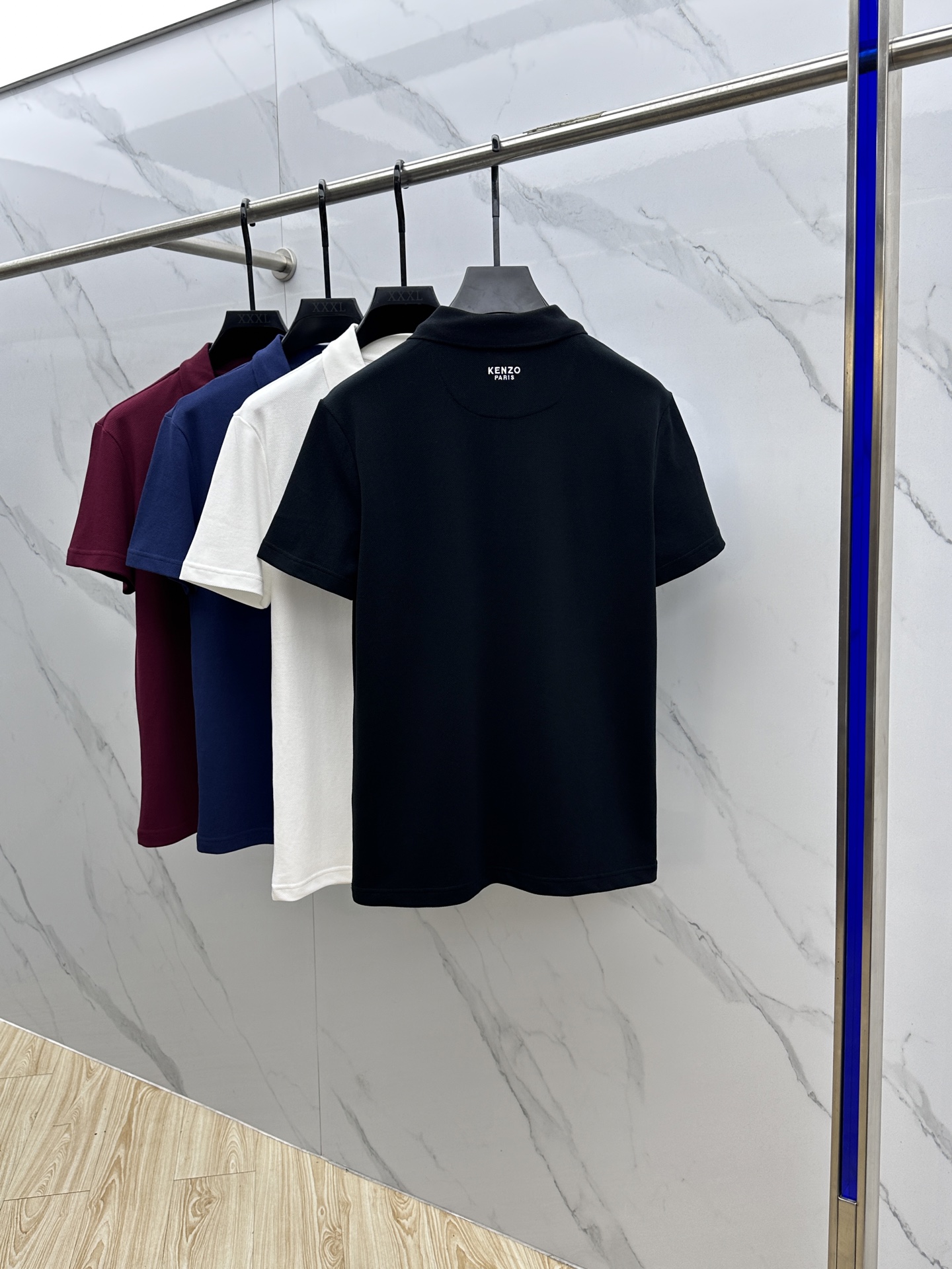  🆕Kenzo 2025春夏新款男士标识短袖Polo衫，延续经典商务休闲翻领POLO恤.该款Polo衫采