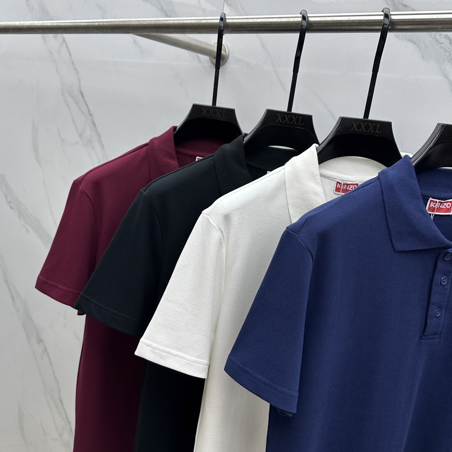  🆕Kenzo 2025春夏新款男士标识短袖Polo衫，延续经典商务休闲翻领POLO恤.该款Polo衫采