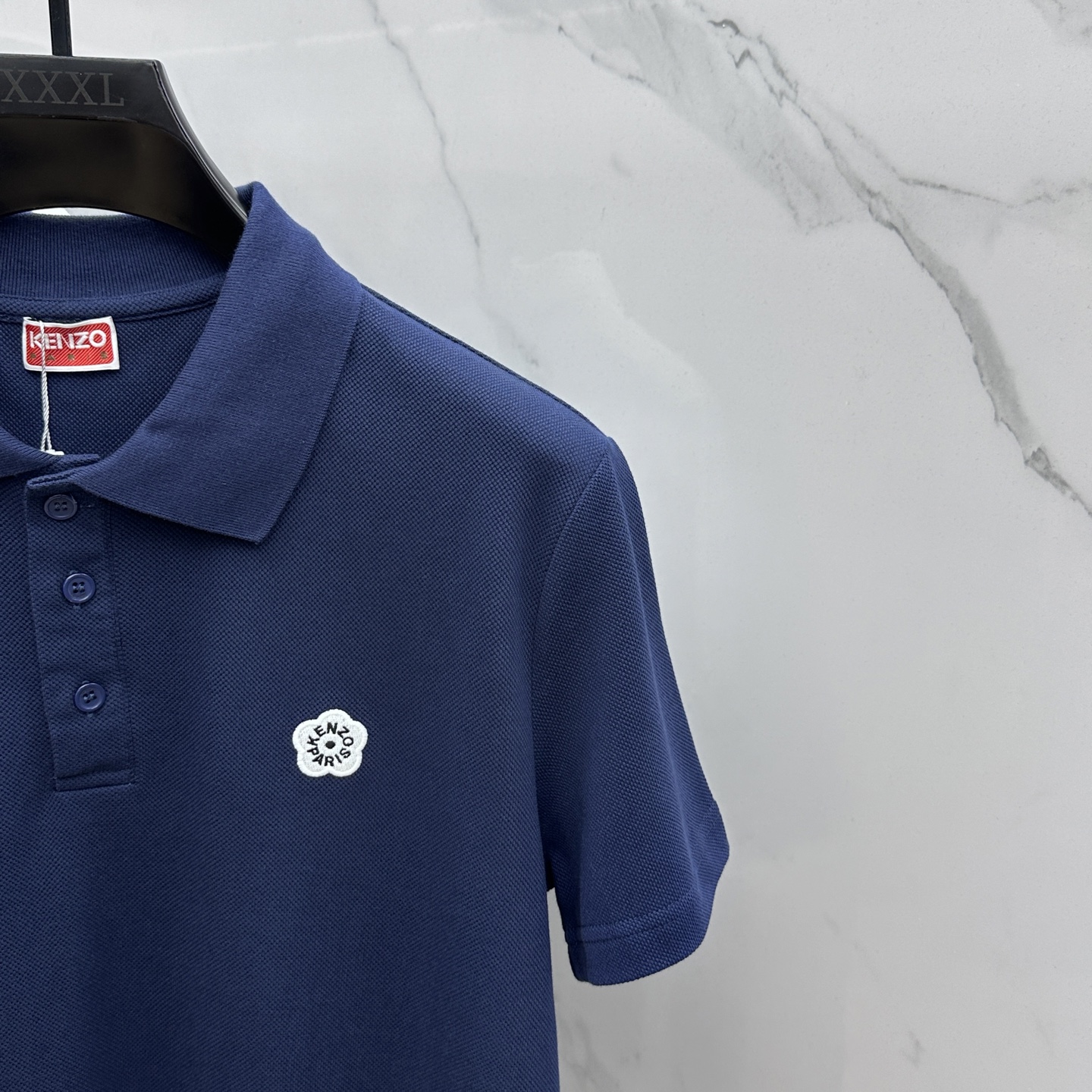  🆕Kenzo 2025春夏新款男士标识短袖Polo衫，延续经典商务休闲翻领POLO恤.该款Polo衫采
