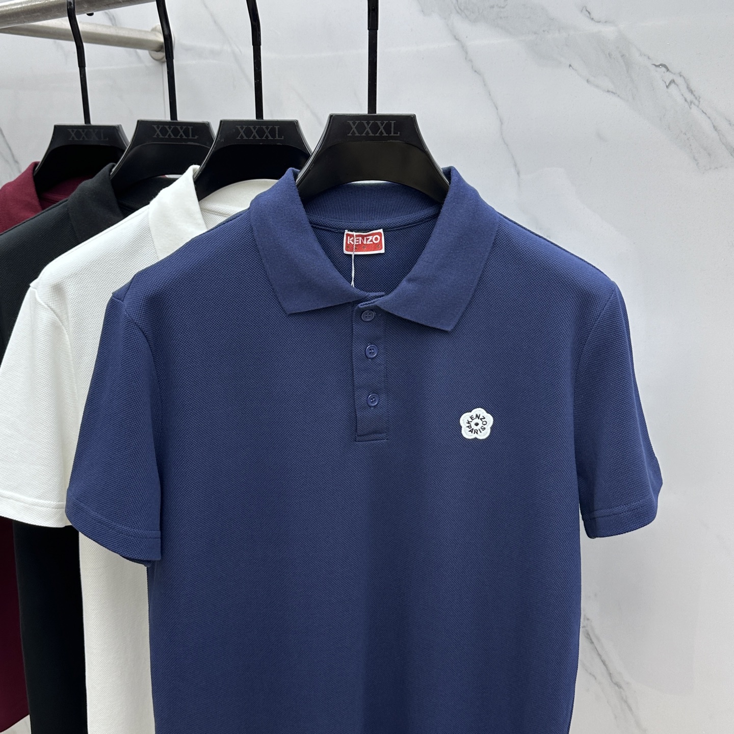  🆕Kenzo 2025春夏新款男士标识短袖Polo衫，延续经典商务休闲翻领POLO恤.该款Polo衫采