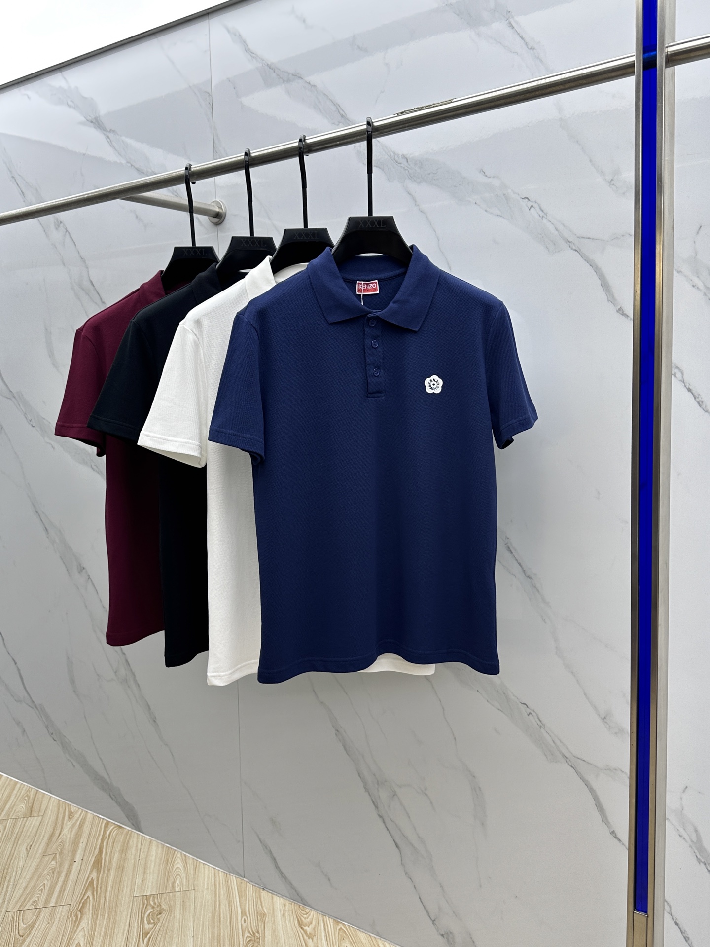  🆕Kenzo 2025春夏新款男士标识短袖Polo衫，延续经典商务休闲翻领POLO恤.该款Polo衫采