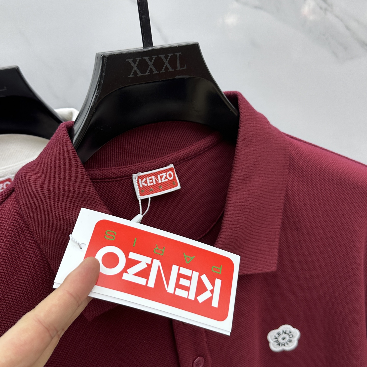  🆕Kenzo 2025春夏新款男士标识短袖Polo衫，延续经典商务休闲翻领POLO恤.该款Polo衫采