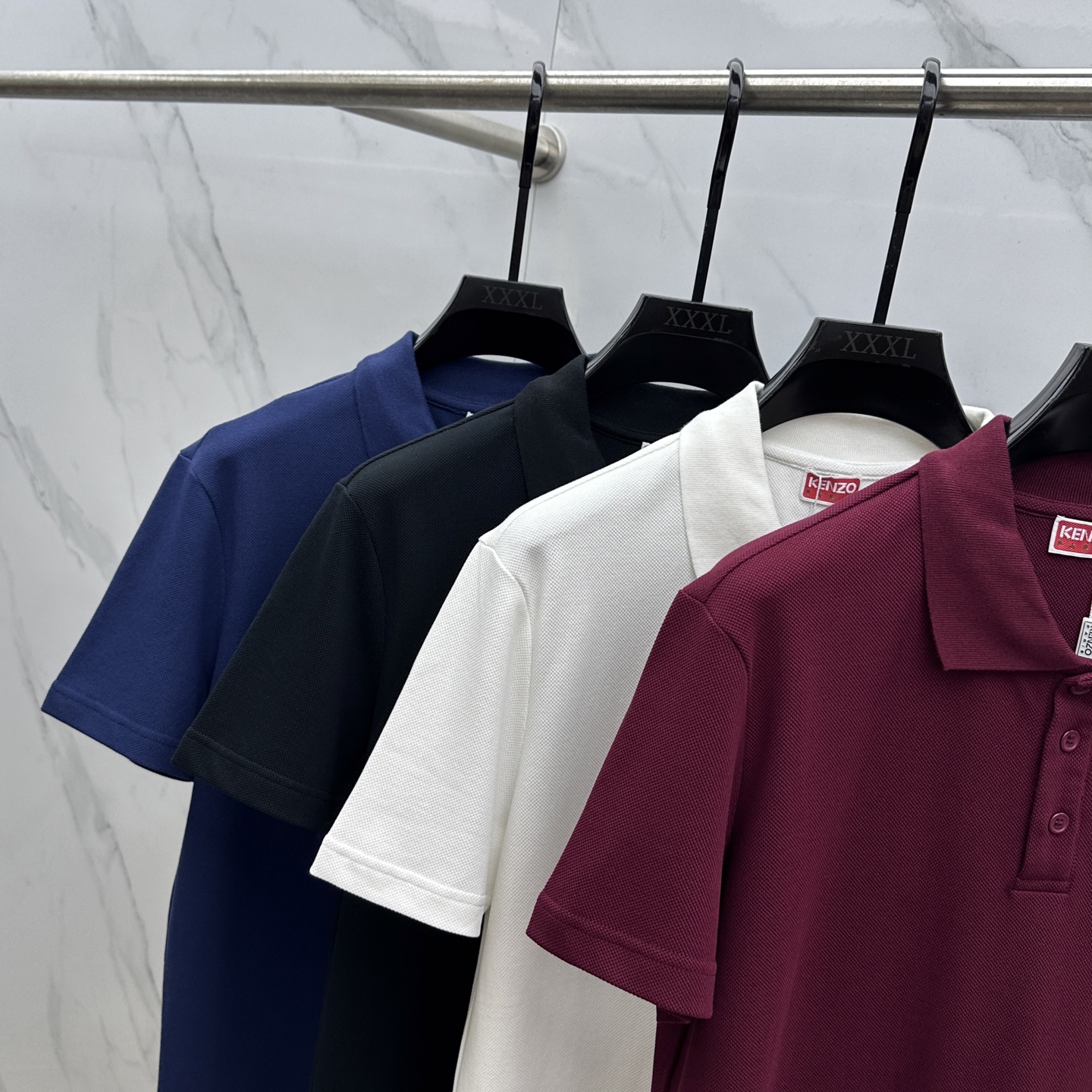  🆕Kenzo 2025春夏新款男士标识短袖Polo衫，延续经典商务休闲翻领POLO恤.该款Polo衫采