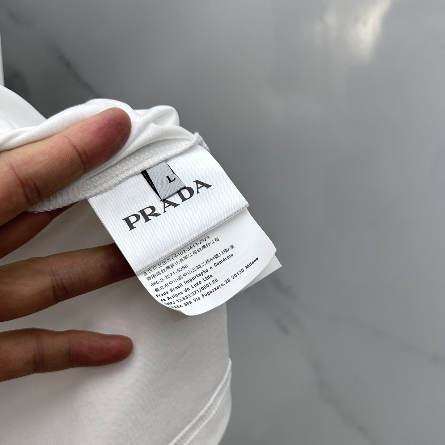  🆕Prad*普拉达 2025春夏新款首发专柜最新款短袖圆领T恤 高端订制 设计前卫时尚！品牌logo设