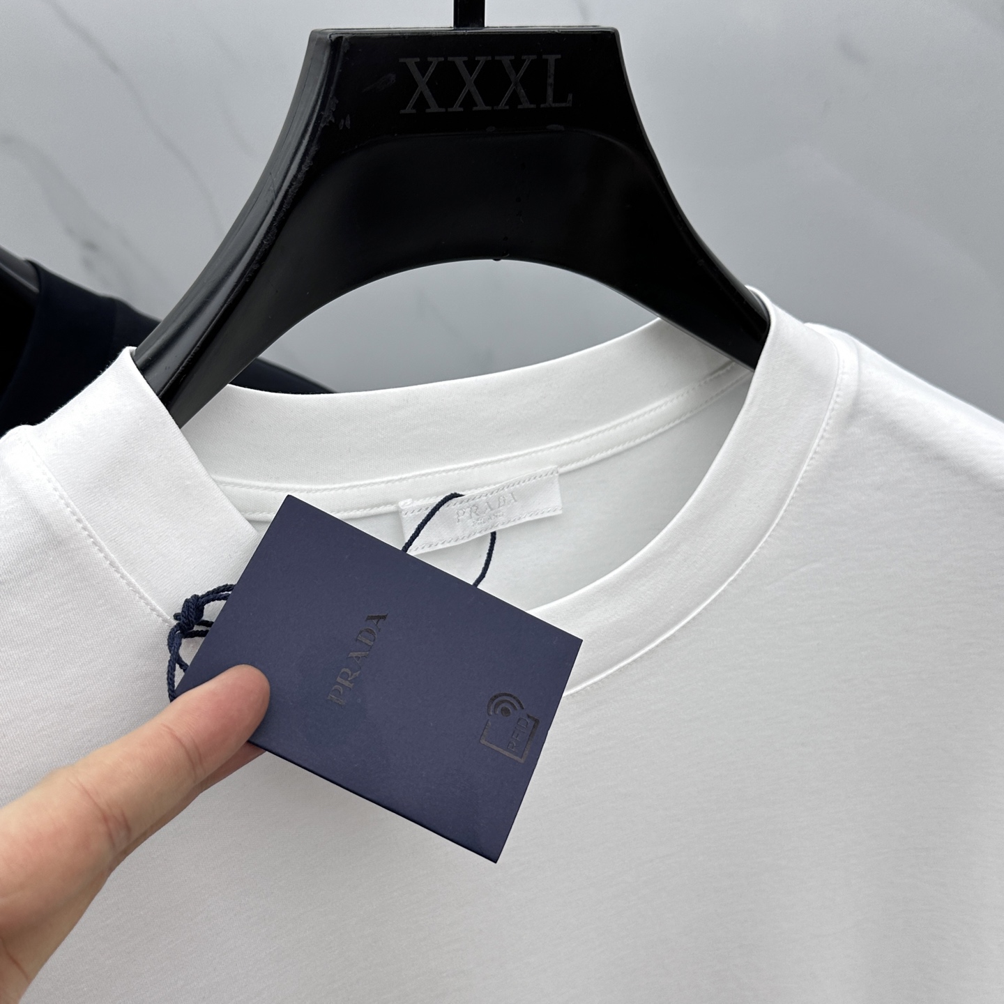  🆕Prad*普拉达 2025春夏新款首发专柜最新款短袖圆领T恤 高端订制 设计前卫时尚！品牌logo设