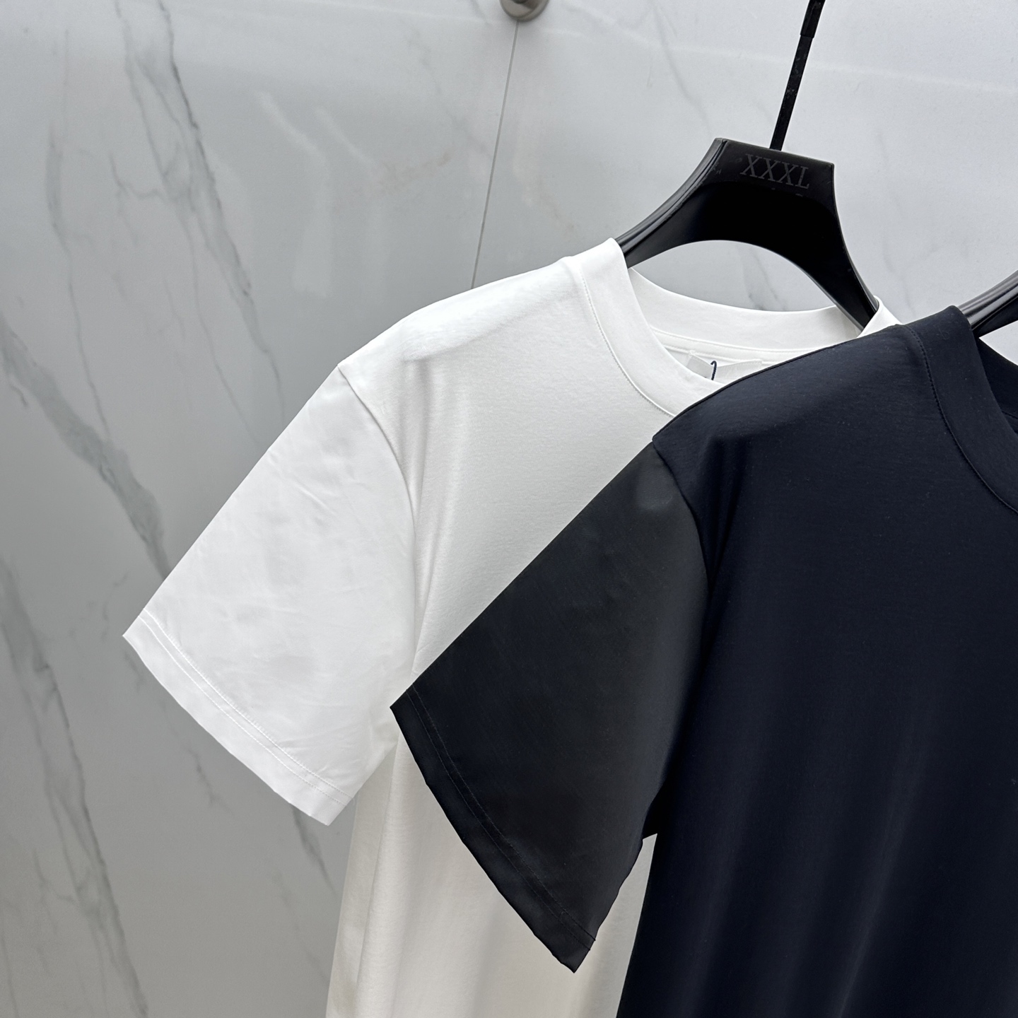  🆕Prad*普拉达 2025春夏新款首发专柜最新款短袖圆领T恤 高端订制 设计前卫时尚！品牌logo设