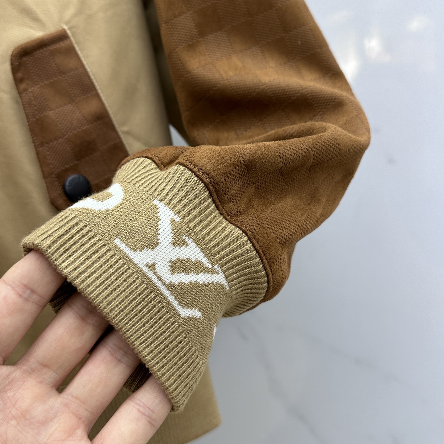 🆕1V*路易威登 2025ss早秋新款发布 驴牌立领夹克外套，秋季爆款外套，Lv金属logo款外套，穿上