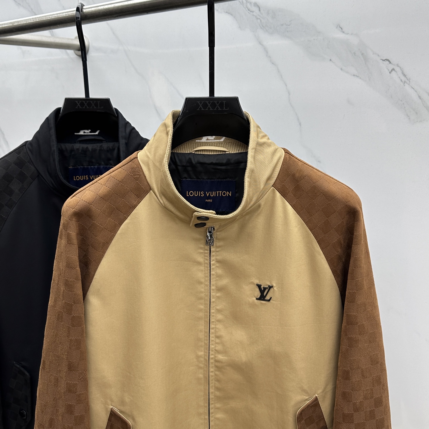 🆕1V*路易威登 2025ss早秋新款发布 驴牌立领夹克外套，秋季爆款外套，Lv金属logo款外套，穿上