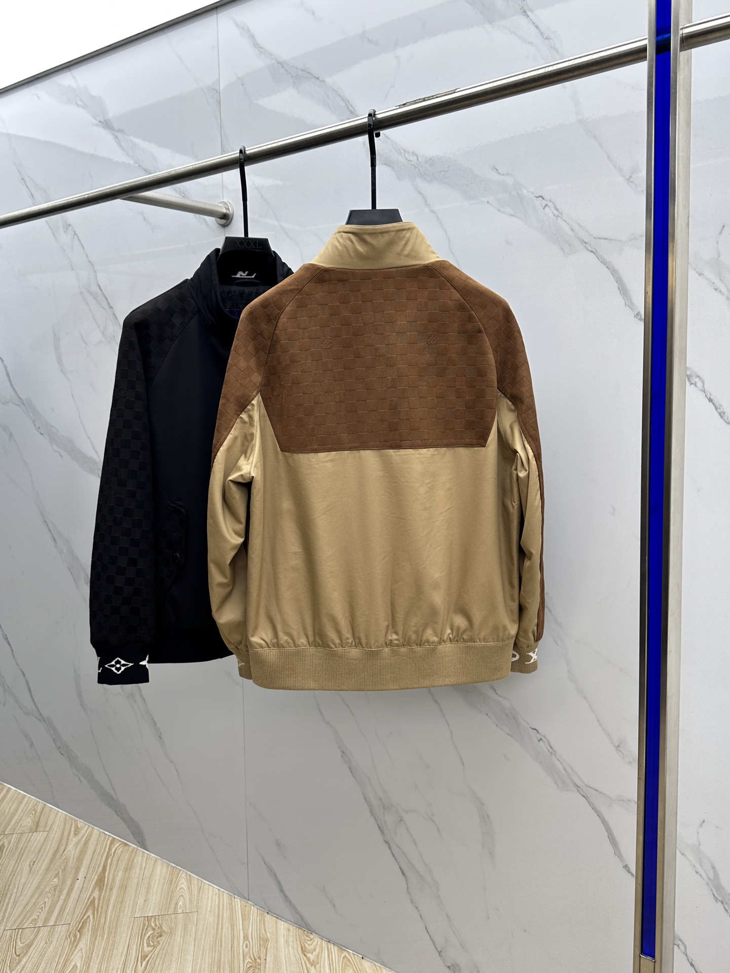 🆕1V*路易威登 2025ss早秋新款发布 驴牌立领夹克外套，秋季爆款外套，Lv金属logo款外套，穿上