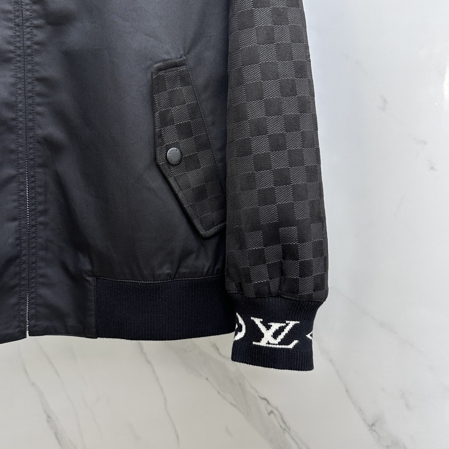 🆕1V*路易威登 2025ss早秋新款发布 驴牌立领夹克外套，秋季爆款外套，Lv金属logo款外套，穿上