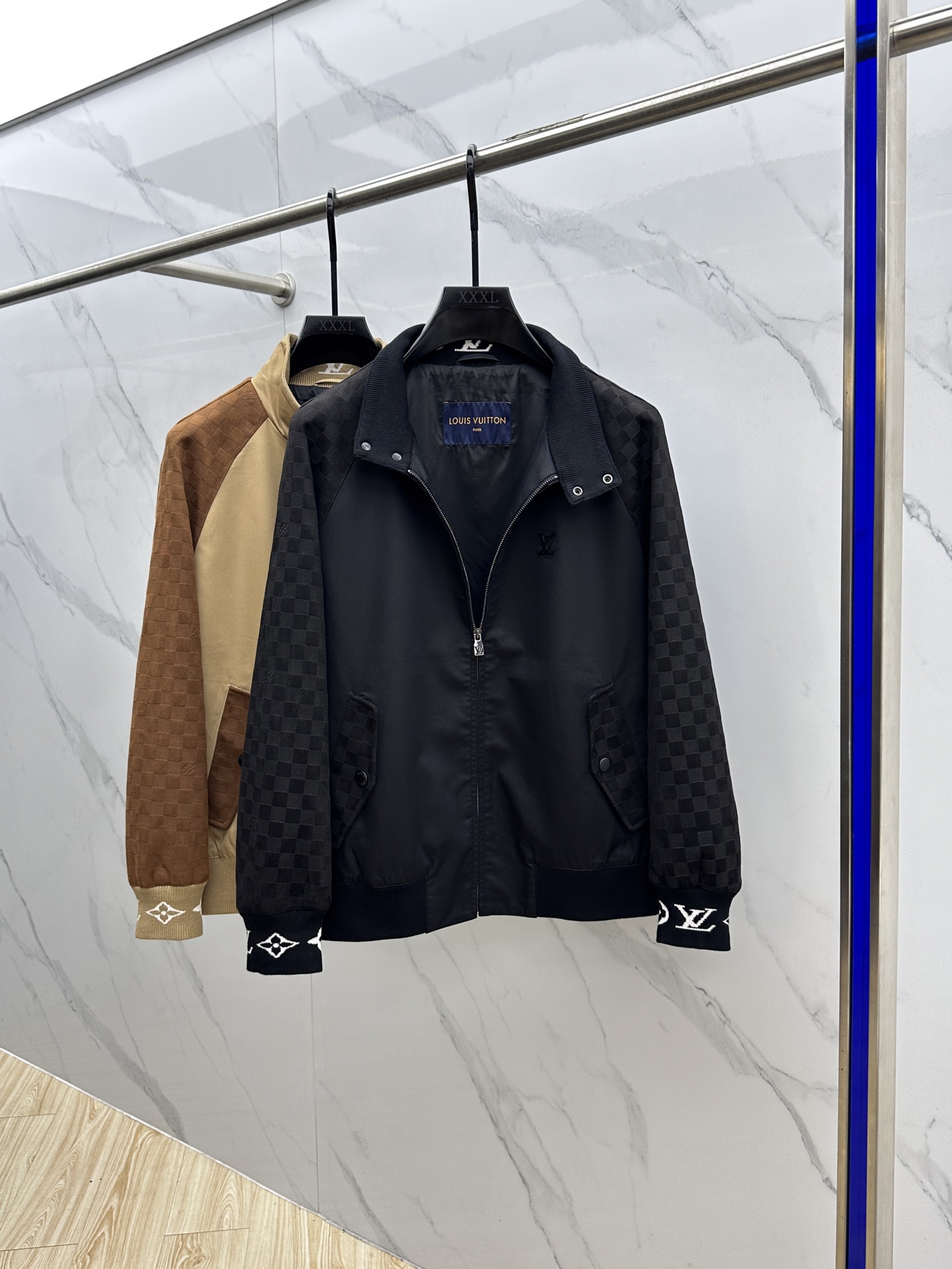 🆕1V*路易威登 2025ss早秋新款发布 驴牌立领夹克外套，秋季爆款外套，Lv金属logo款外套，穿上