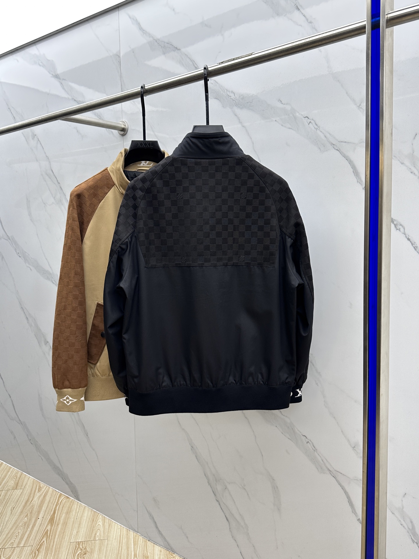 🆕1V*路易威登 2025ss早秋新款发布 驴牌立领夹克外套，秋季爆款外套，Lv金属logo款外套，穿上