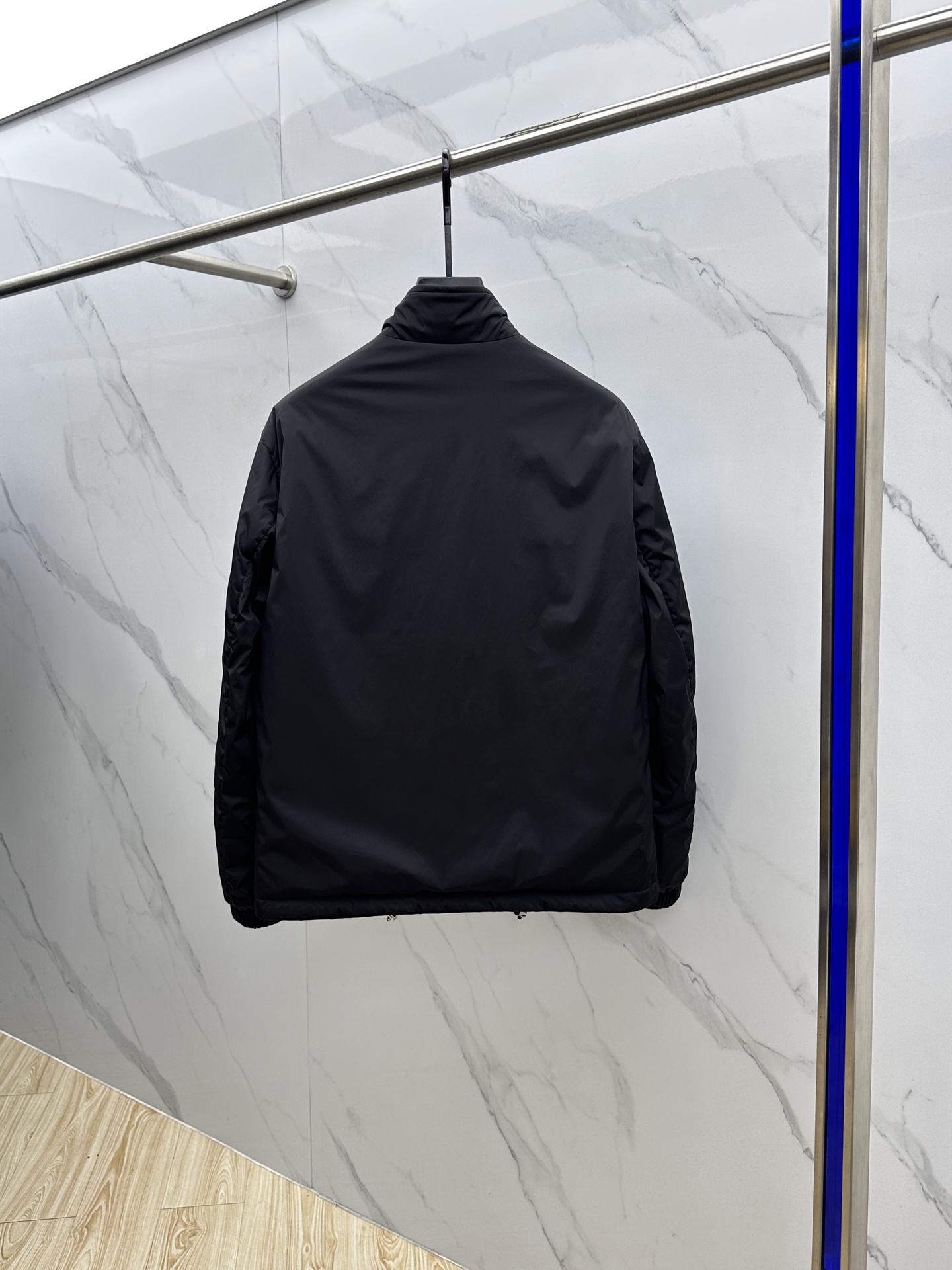 🆕Prad*普拉达 2025ss秋冬新款P家立领双面棉服夹克。经典设计感与颜值爆棚的外套，品质更是无法挑