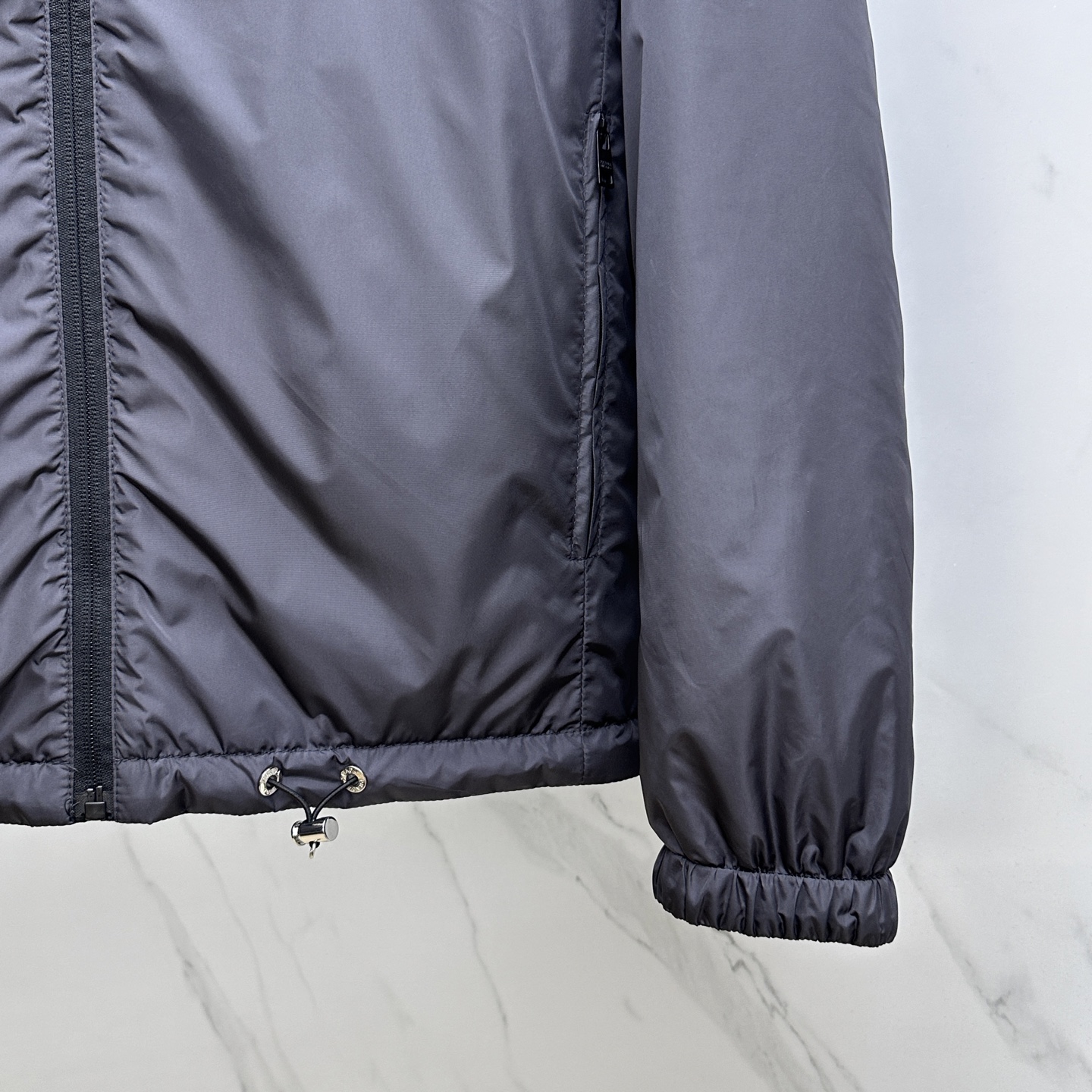 🆕Prad*普拉达 2025ss秋冬新款P家连帽双面棉服外套。经典设计感与颜值爆棚的外套，品质更是无法挑