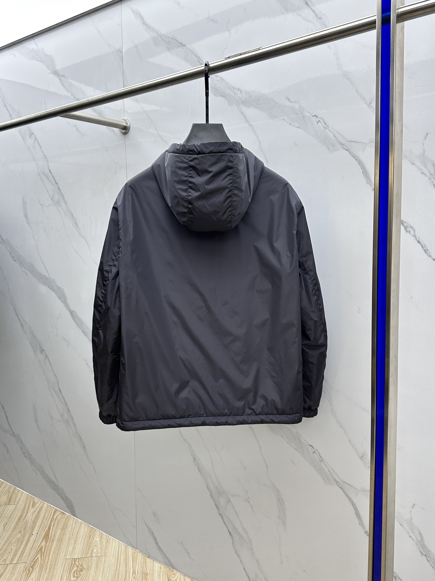 🆕Prad*普拉达 2025ss秋冬新款P家连帽双面棉服外套。经典设计感与颜值爆棚的外套，品质更是无法挑