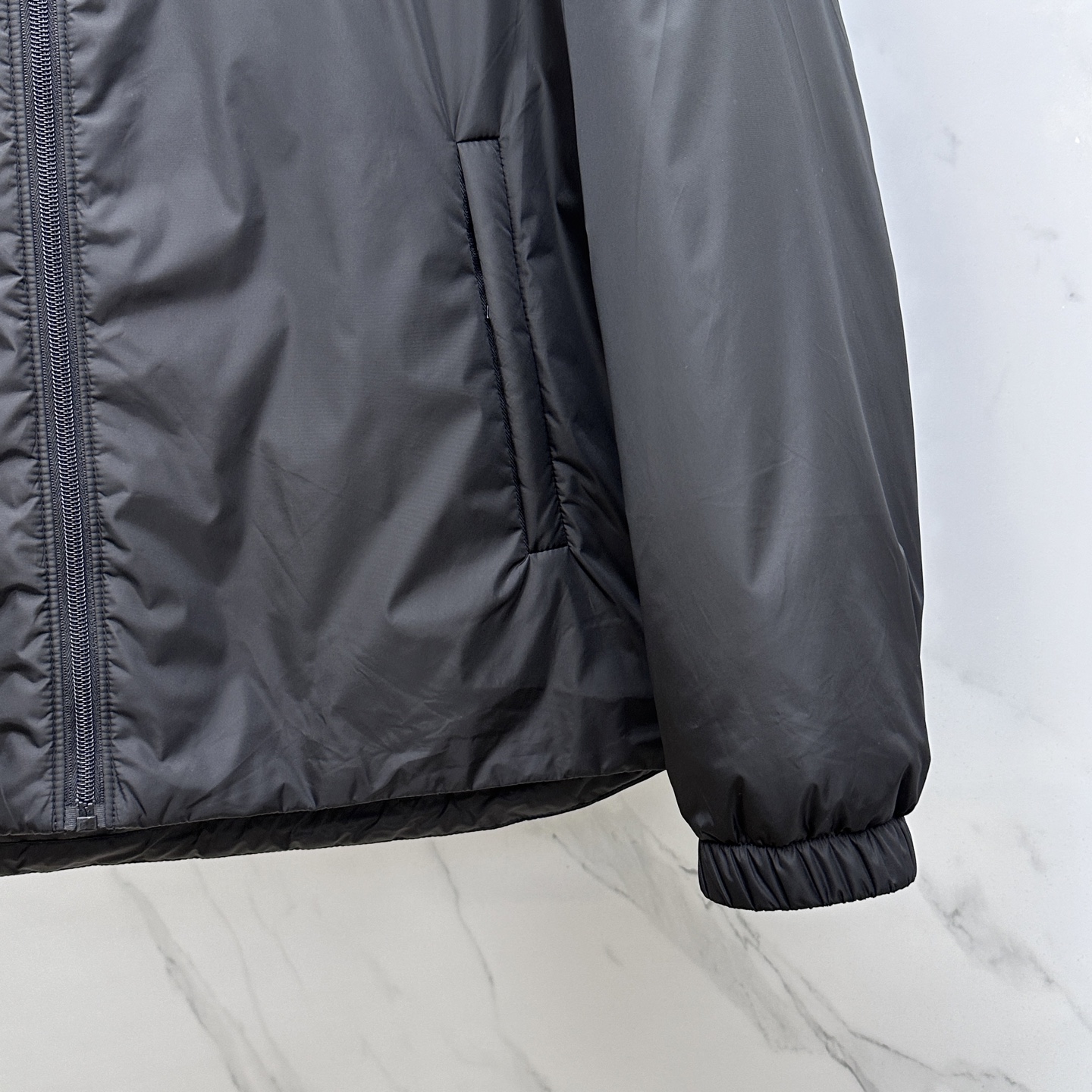  🆕Prada*普拉达 梅西同款。2025秋冬新款🆕羽绒服 原版订制五金配件全进口原版定制 欢迎对比 绝