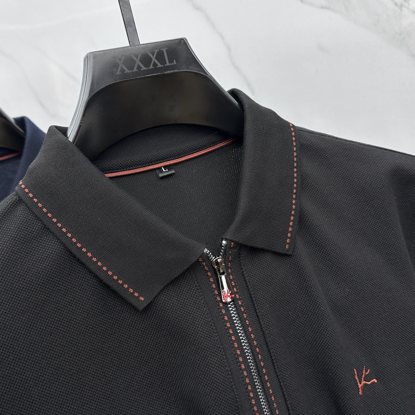 🆕ISAIA 意大利品牌 2025秋冬新款男士标识短袖Polo衫，延续经典商务休闲翻领POLO恤.该款P