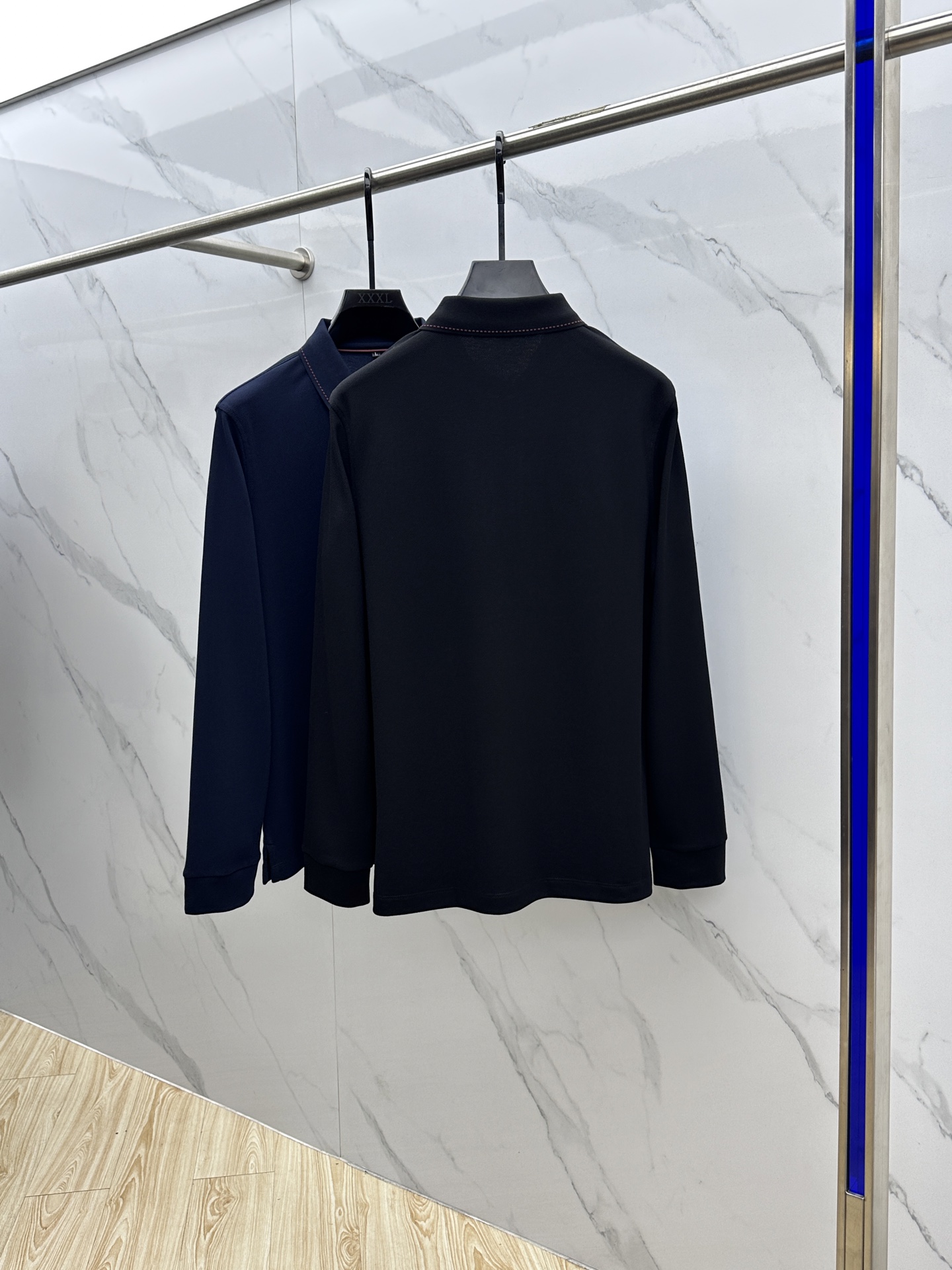 🆕ISAIA 意大利品牌 2025秋冬新款男士标识短袖Polo衫，延续经典商务休闲翻领POLO恤.该款P