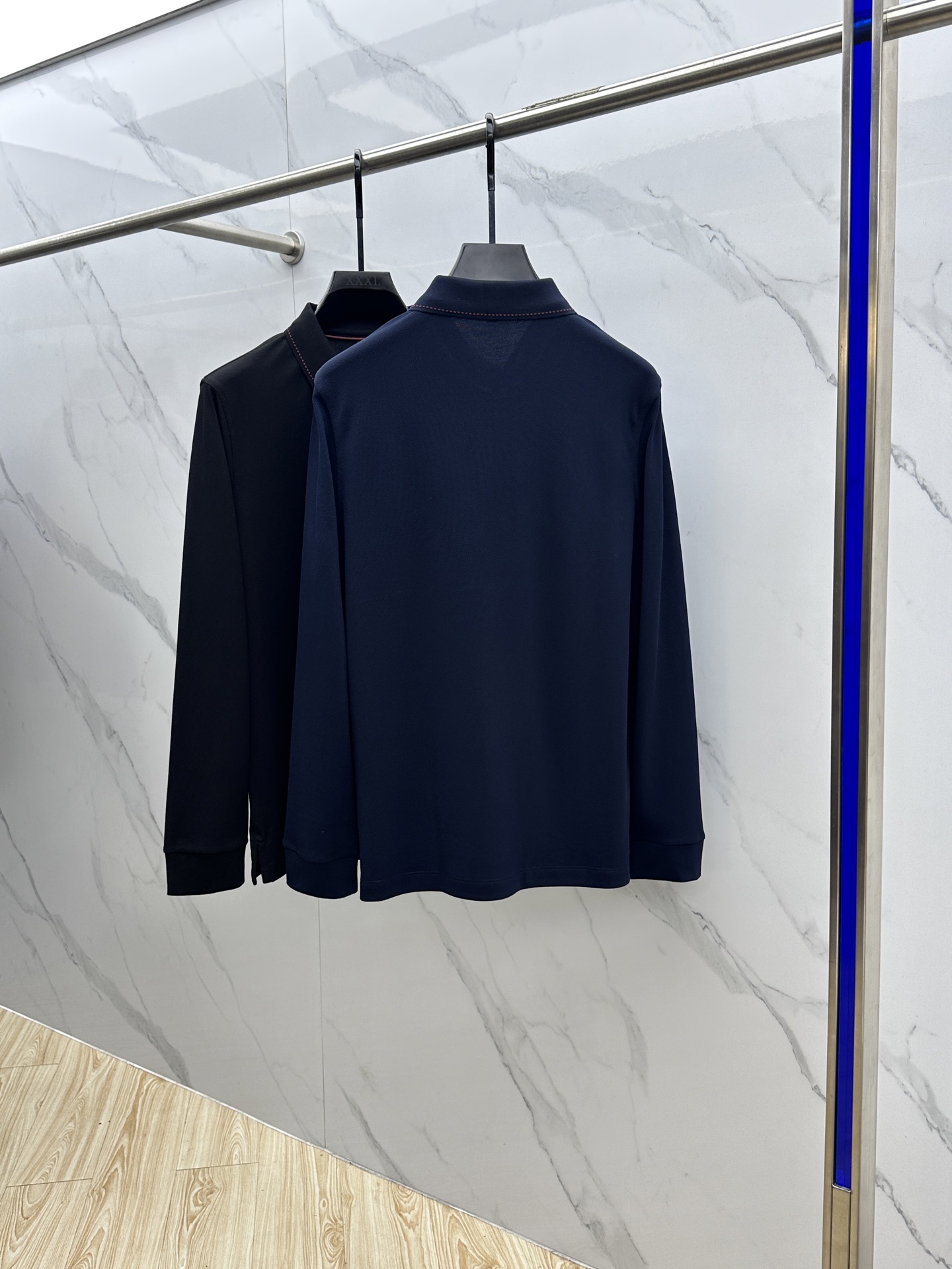 🆕ISAIA 意大利品牌 2025秋冬新款男士标识短袖Polo衫，延续经典商务休闲翻领POLO恤.该款P