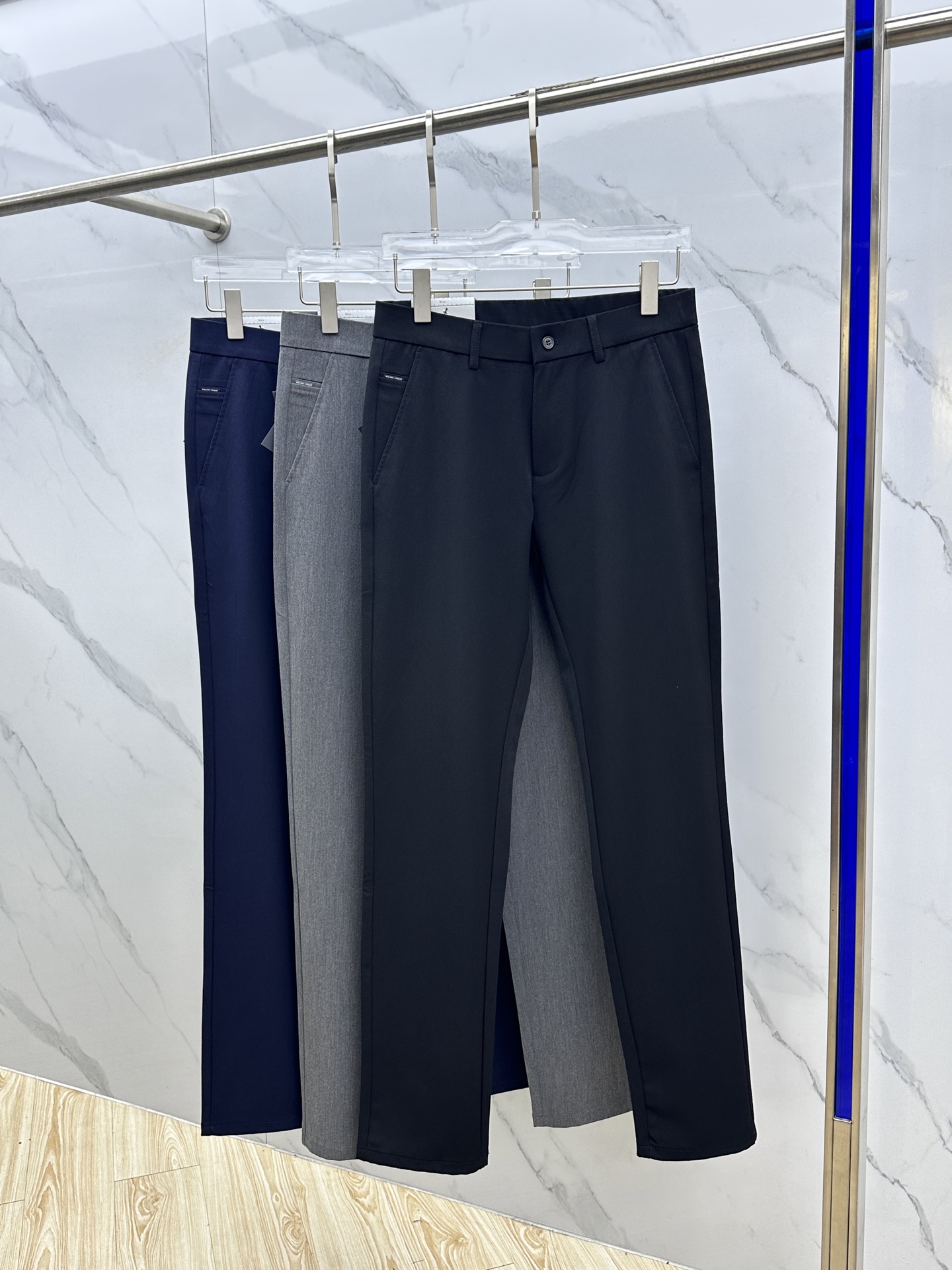 🆕Prad*普拉达 2025早秋新品休闲裤西裤，官网同步发售，裤身工艺设计，进口客供辅料、面料定制，代工