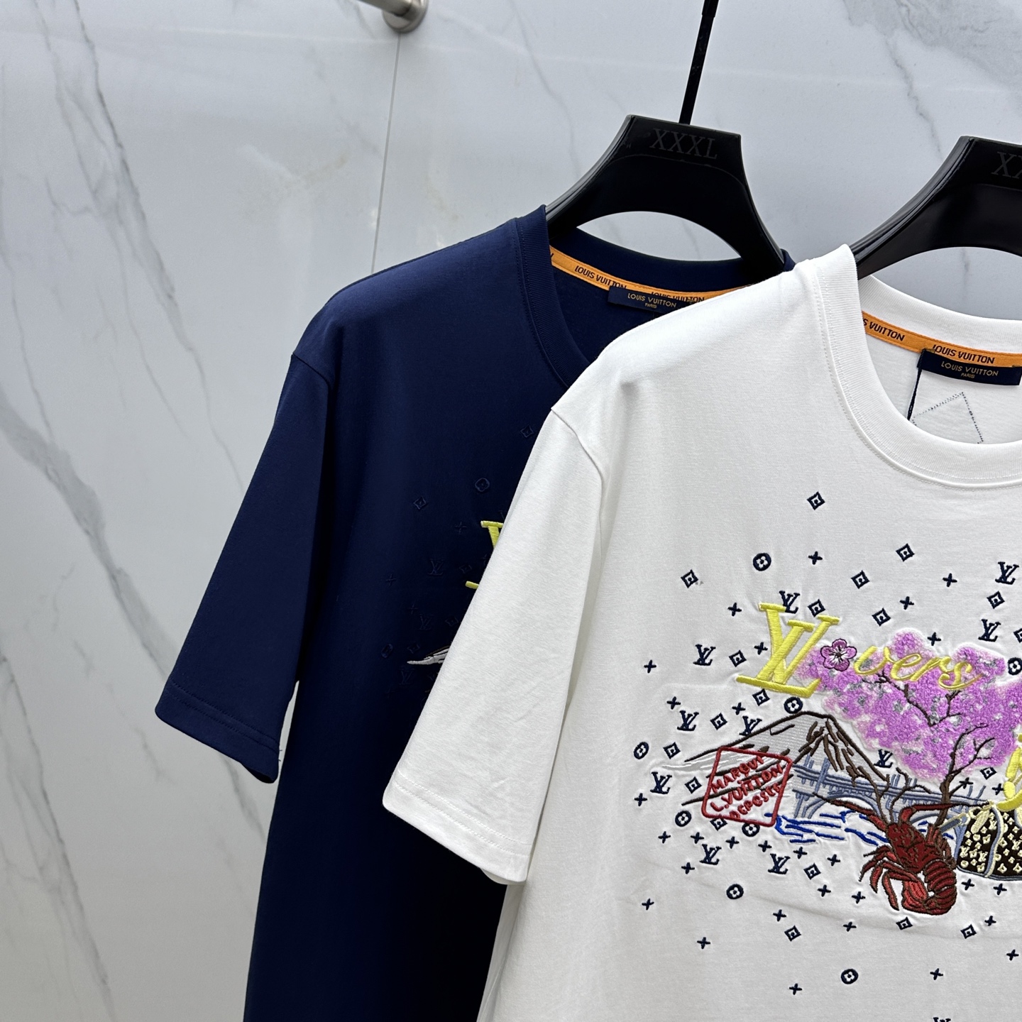  🆕1V*路易威登 25ss新款棉质 T 恤撷取 Pharrell Williams 与 Nigo 为 