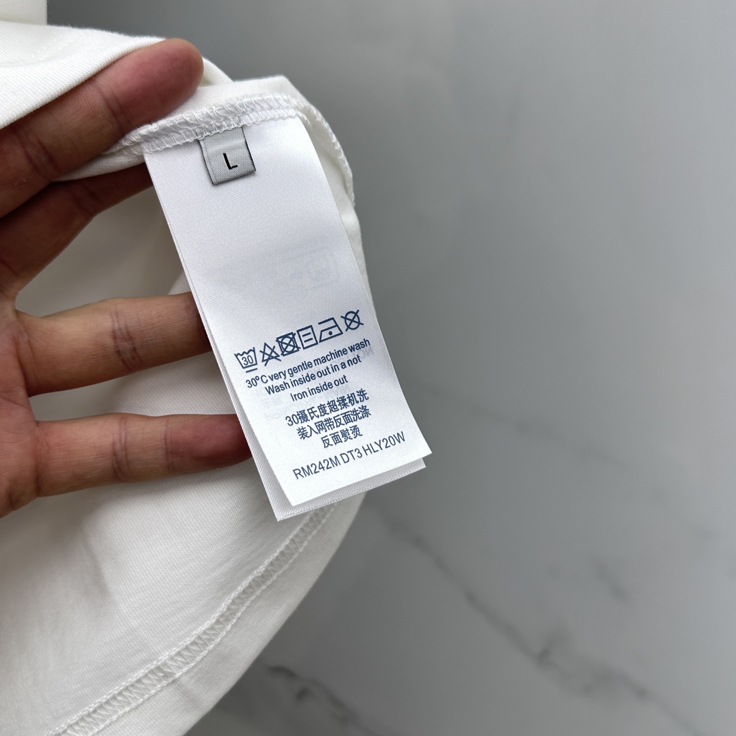  🆕1V*路易威登 25ss新款棉质 T 恤撷取 Pharrell Williams 与 Nigo 为 