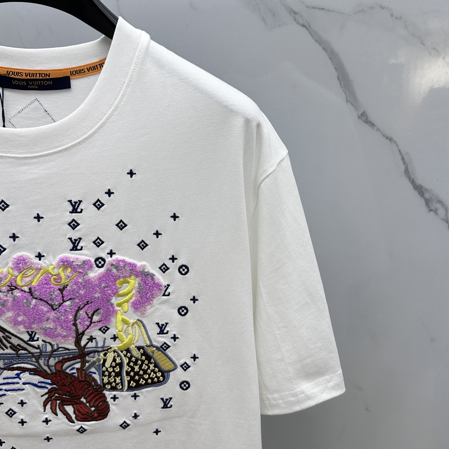  🆕1V*路易威登 25ss新款棉质 T 恤撷取 Pharrell Williams 与 Nigo 为 