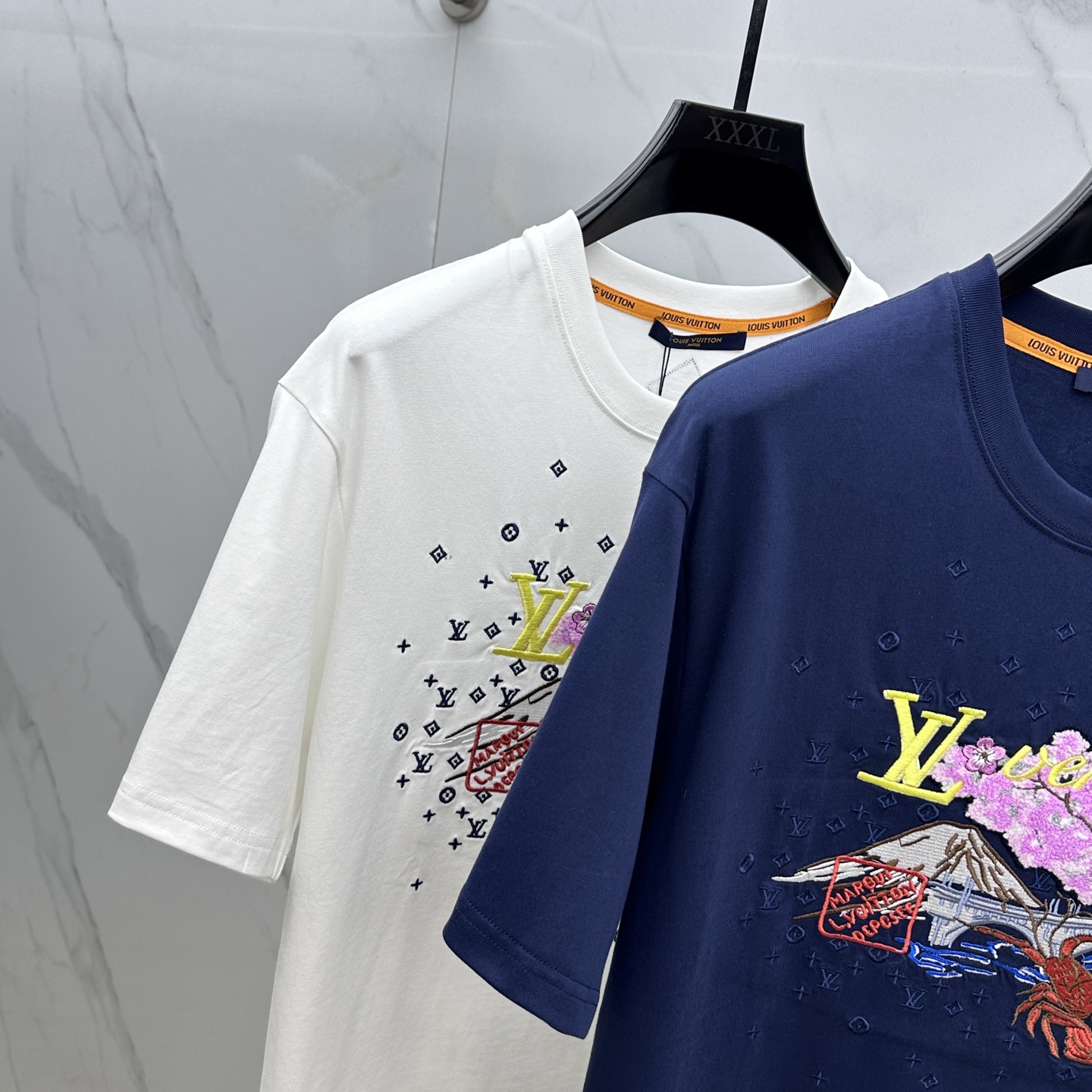  🆕1V*路易威登 25ss新款棉质 T 恤撷取 Pharrell Williams 与 Nigo 为 