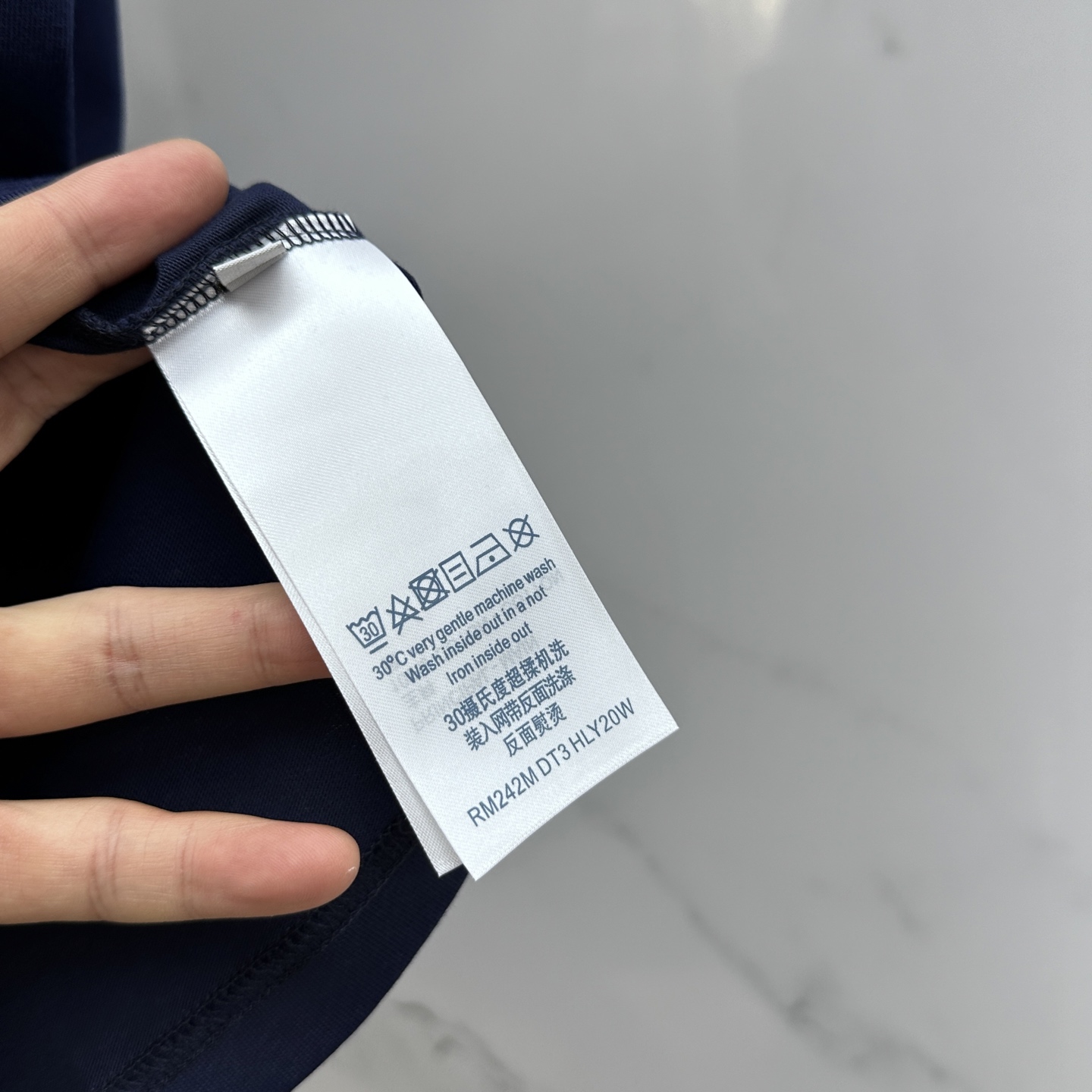  🆕1V*路易威登 25ss新款棉质 T 恤撷取 Pharrell Williams 与 Nigo 为 