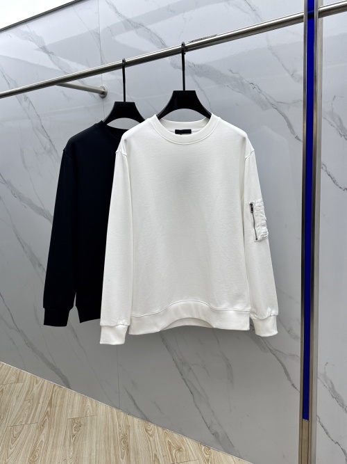 Prada 2025SS Early Autumn Round Neck Pullover Sweatshirt Nylon Patchwork 1 Prada 2025SS Early Autumn Round Neck Pullover Sweatshirt Nylon Patchwork