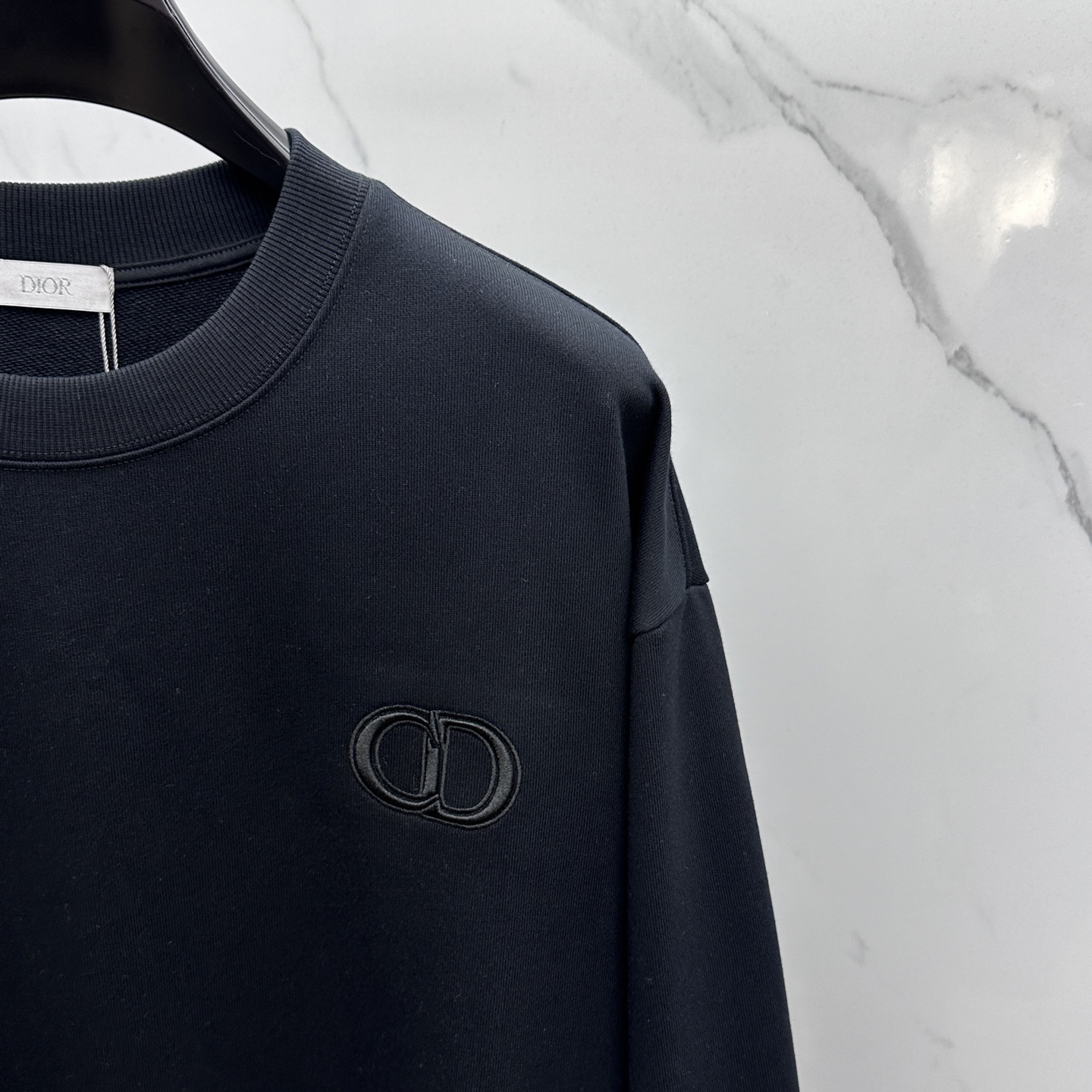  🆕Dior*迪奥 2025SS秋冬icon徽章刺绣圆领卫衣，采用原板独家定制430克纯棉毛圈面料，质感