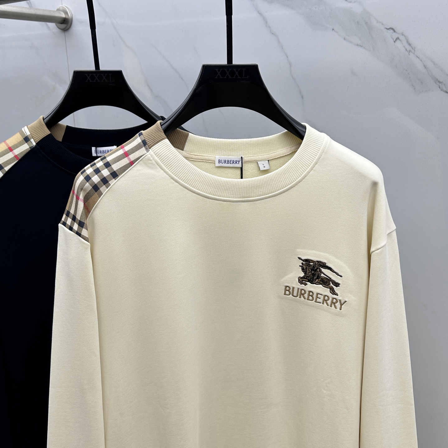  🆕Burberry*巴宝莉 2025早秋新款 经典格纹拼接纯棉圆领卫衣，拼接撞色设计， 独有的高级格纹