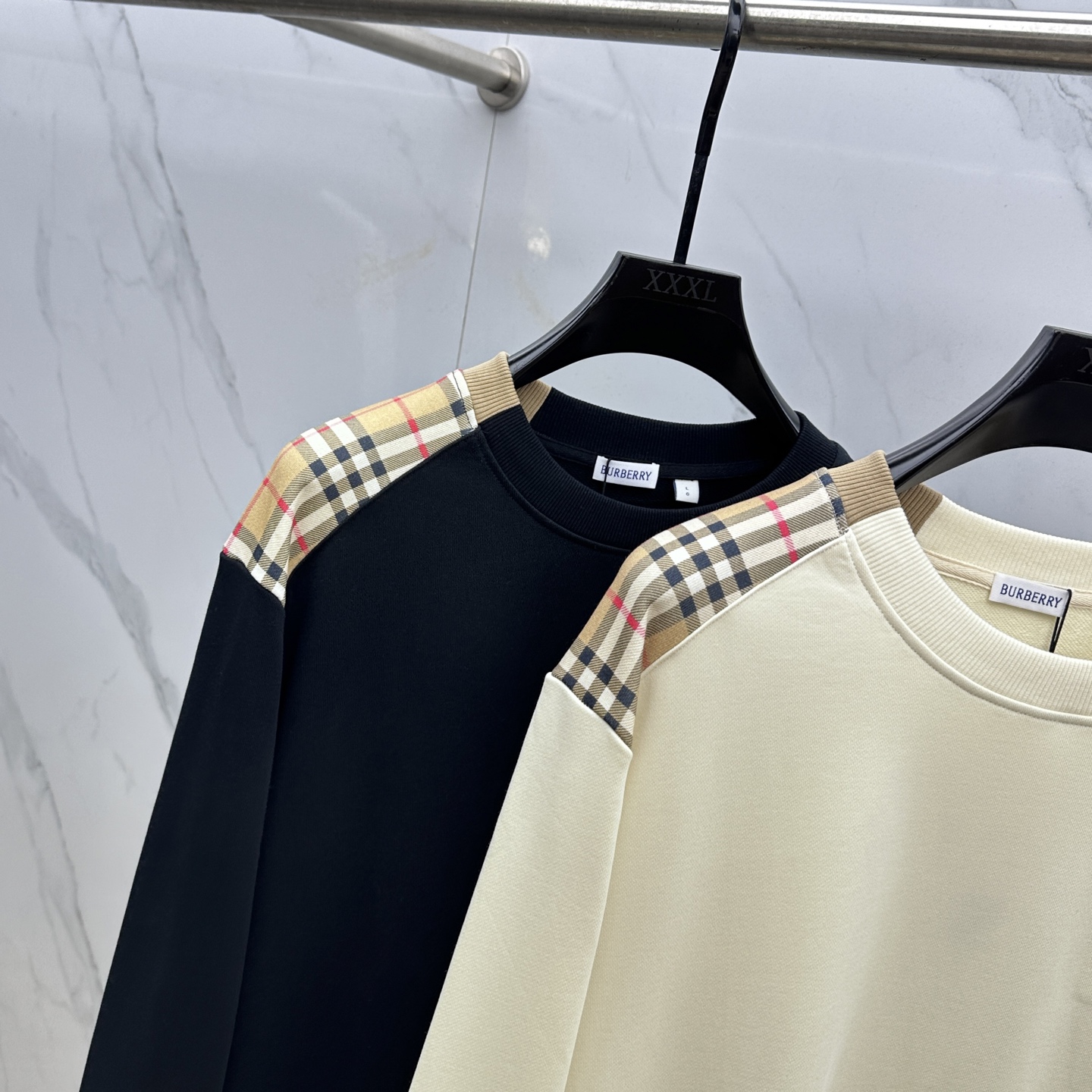  🆕Burberry*巴宝莉 2025早秋新款 经典格纹拼接纯棉圆领卫衣，拼接撞色设计， 独有的高级格纹