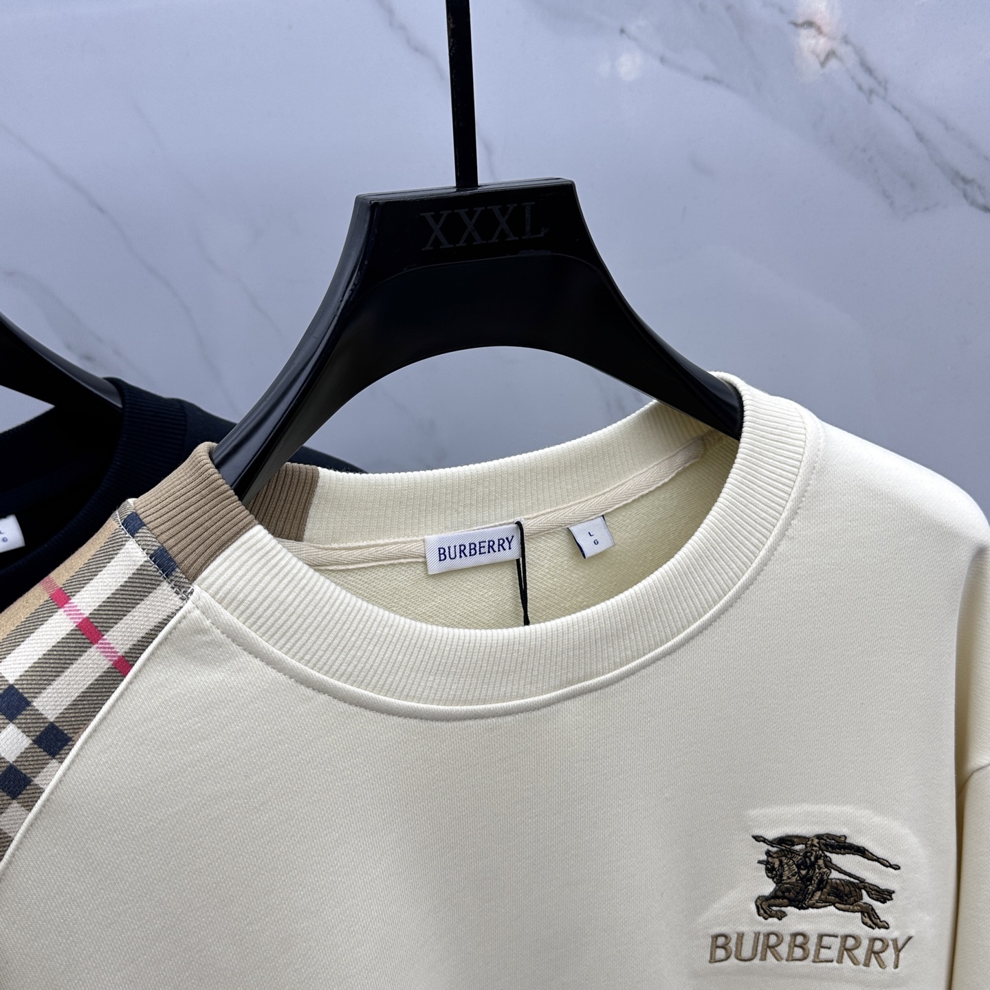  🆕Burberry*巴宝莉 2025早秋新款 经典格纹拼接纯棉圆领卫衣，拼接撞色设计， 独有的高级格纹