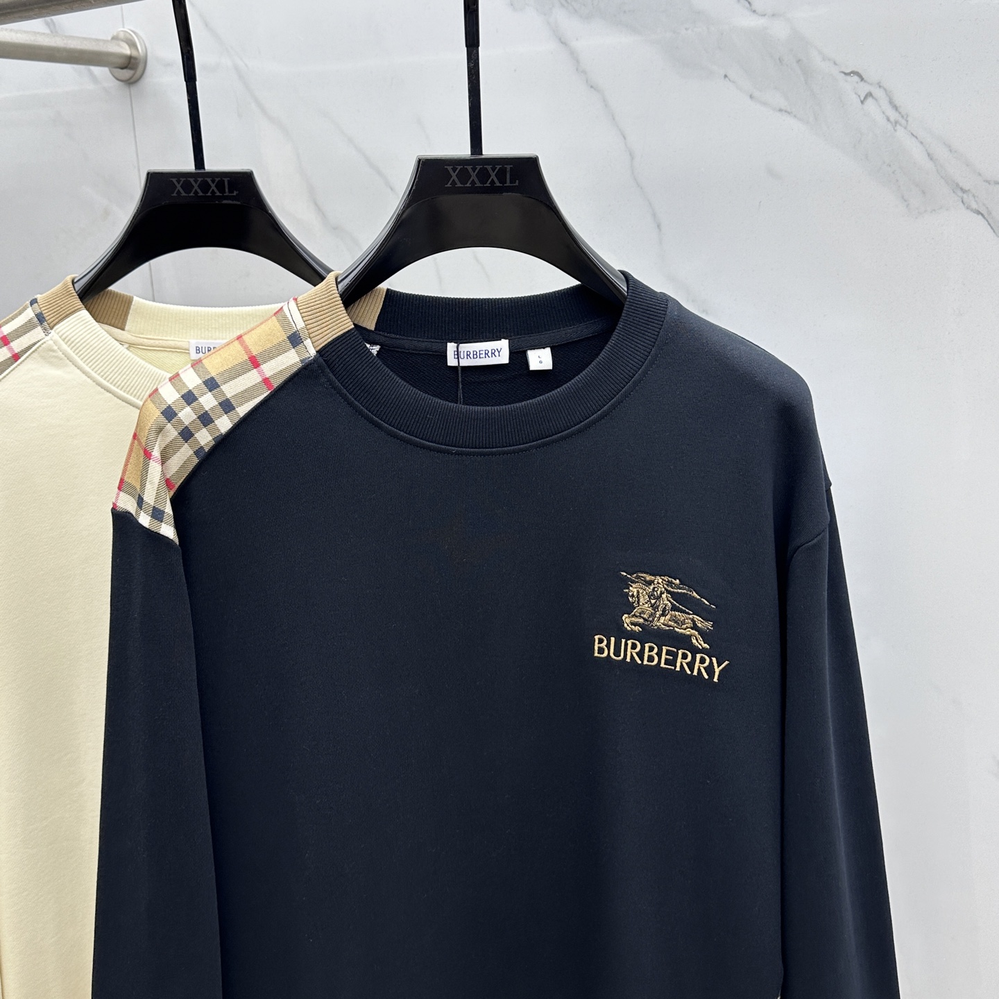  🆕Burberry*巴宝莉 2025早秋新款 经典格纹拼接纯棉圆领卫衣，拼接撞色设计， 独有的高级格纹