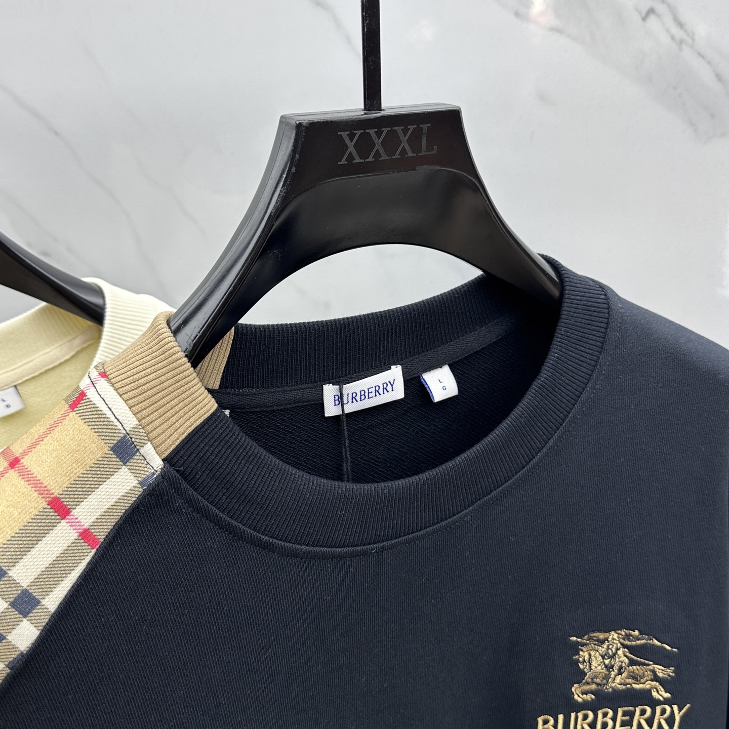  🆕Burberry*巴宝莉 2025早秋新款 经典格纹拼接纯棉圆领卫衣，拼接撞色设计， 独有的高级格纹