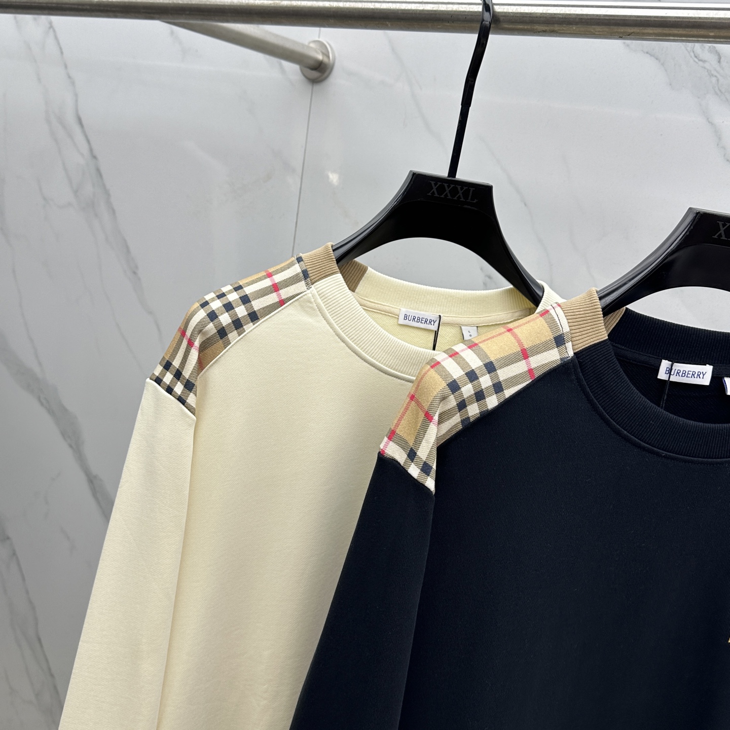  🆕Burberry*巴宝莉 2025早秋新款 经典格纹拼接纯棉圆领卫衣，拼接撞色设计， 独有的高级格纹