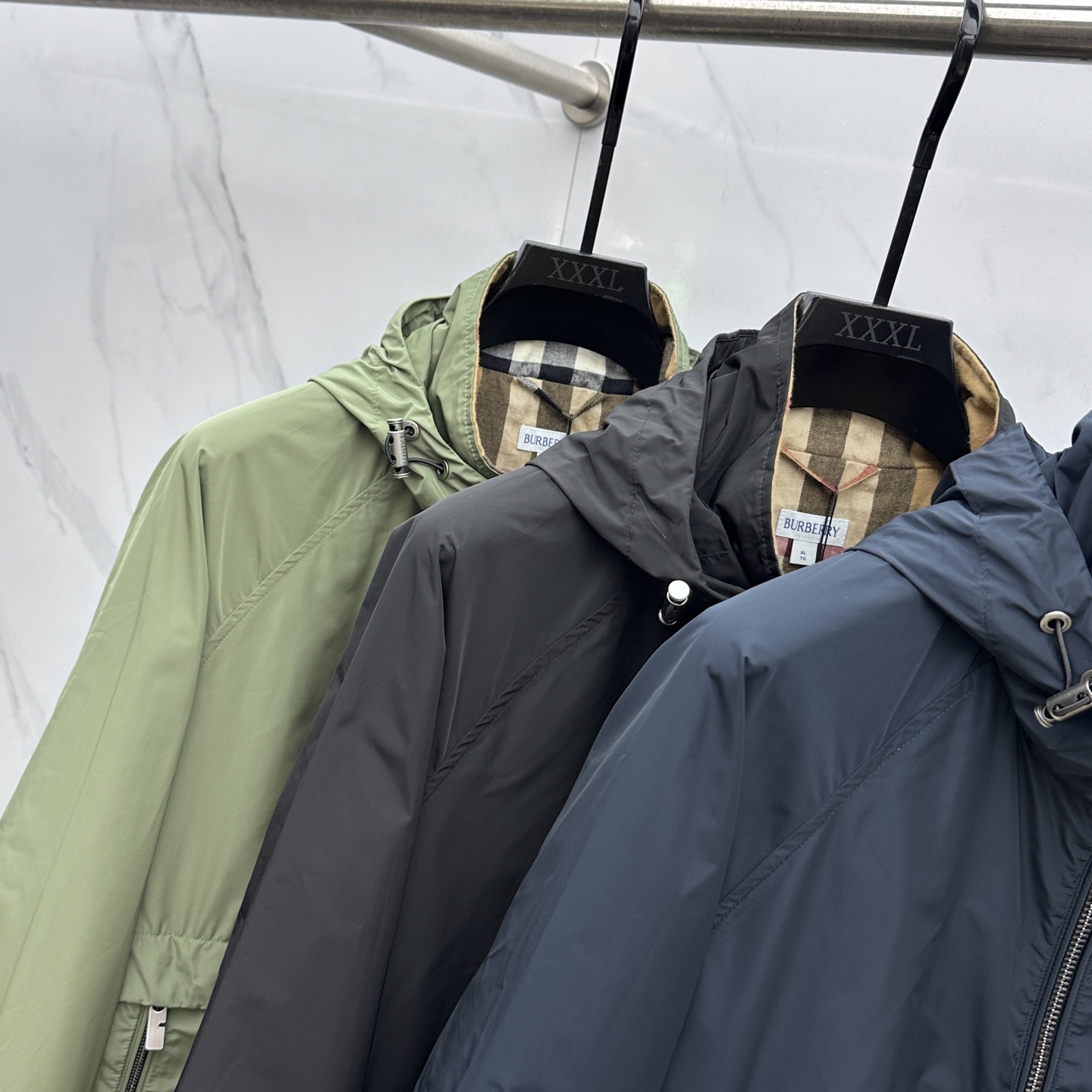 “Berberey Bubrey 2025s New Hat Jackets: Stylish, Comfortable, Durable Sports Item” - 图片 3