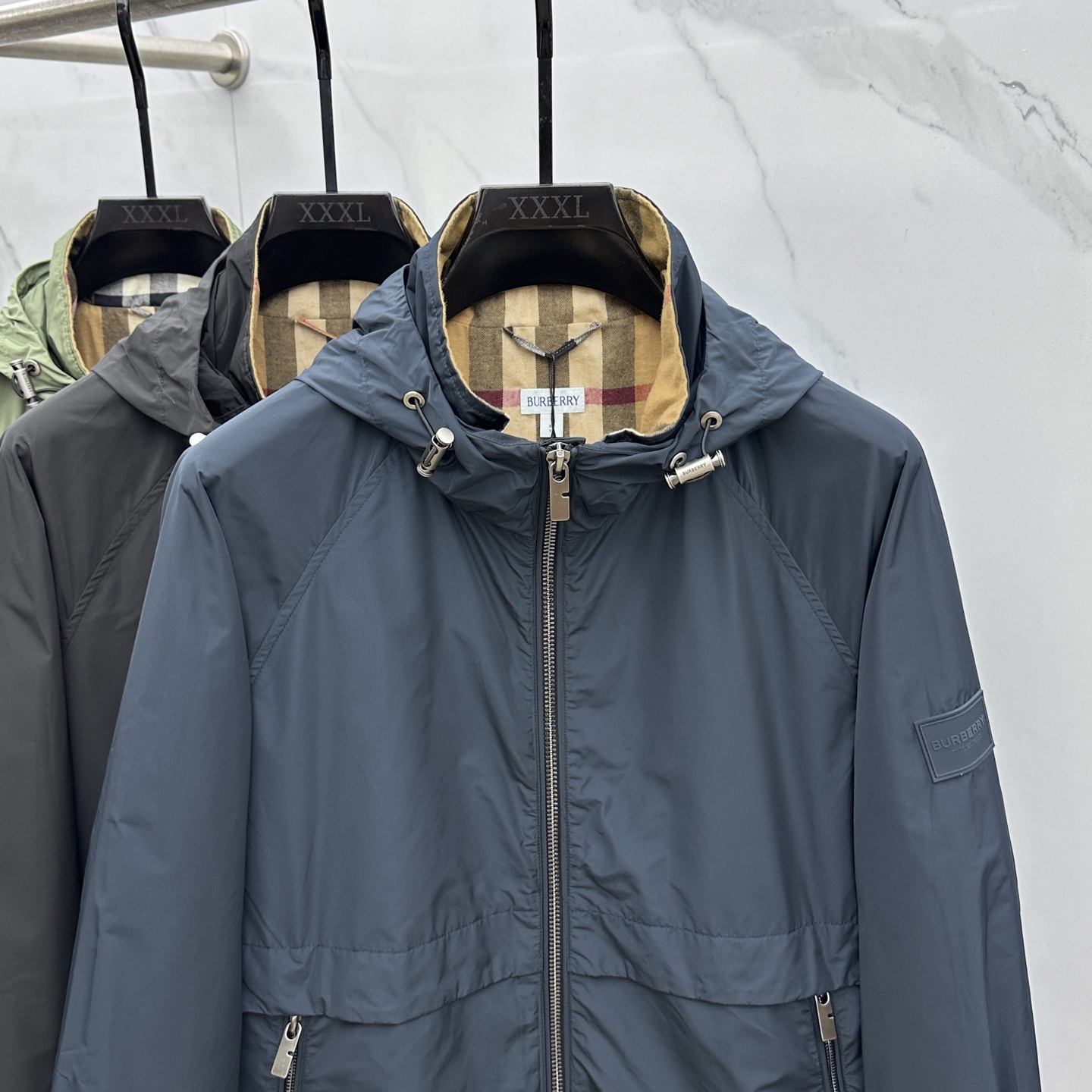 “Berberey Bubrey 2025s New Hat Jackets: Stylish, Comfortable, Durable Sports Item” - 图片 2